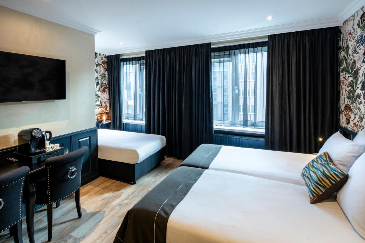 Triple three person room three seperate beds
