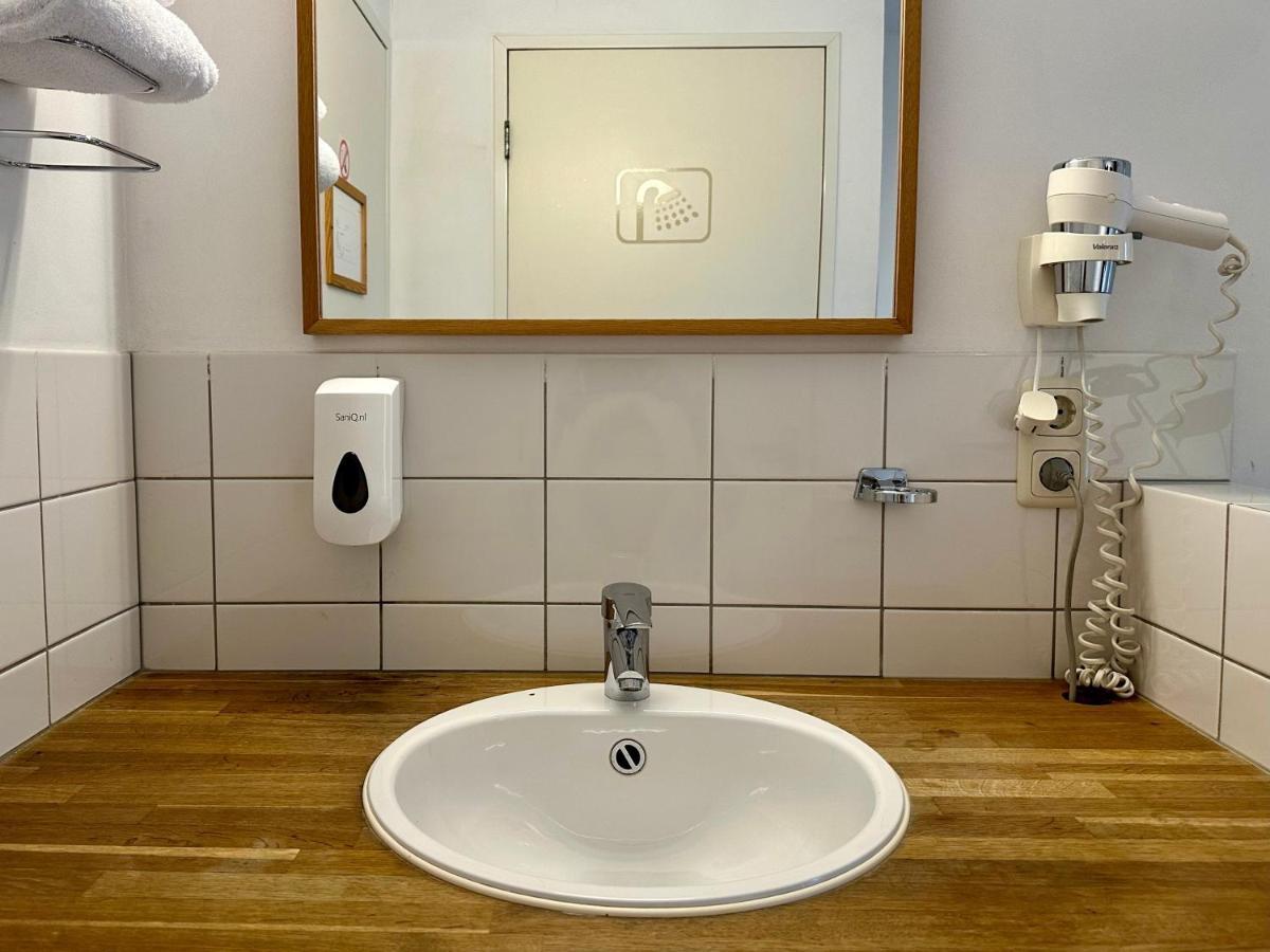 Budget Single Room,1356734852:JPEG