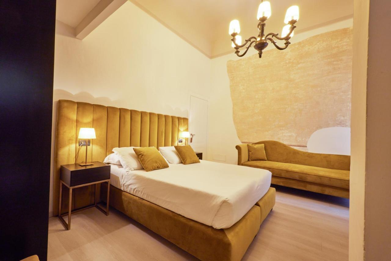 Superior King Room,1367726435:JPEG