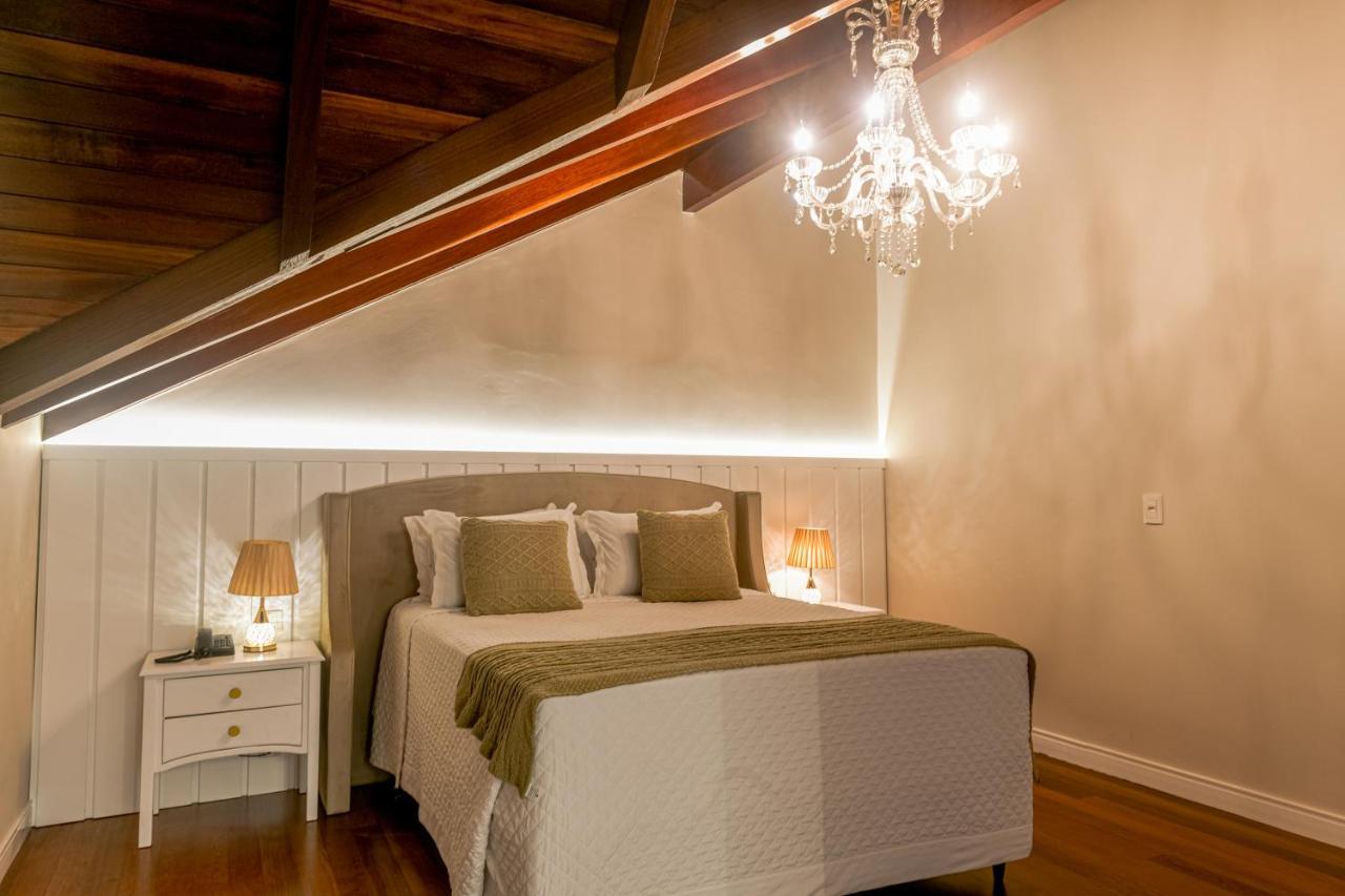 Junior Suite,1374648599:JPEG