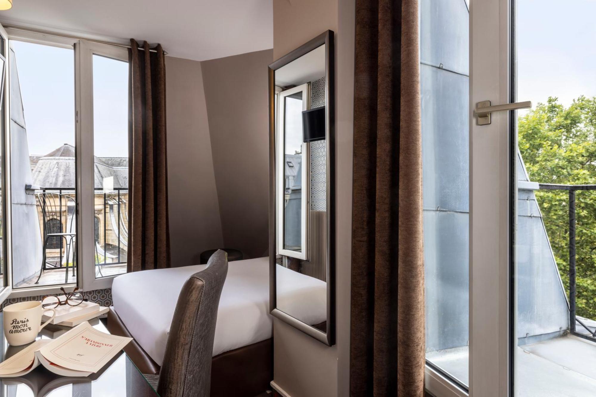Einzelzimmer mit Balkon