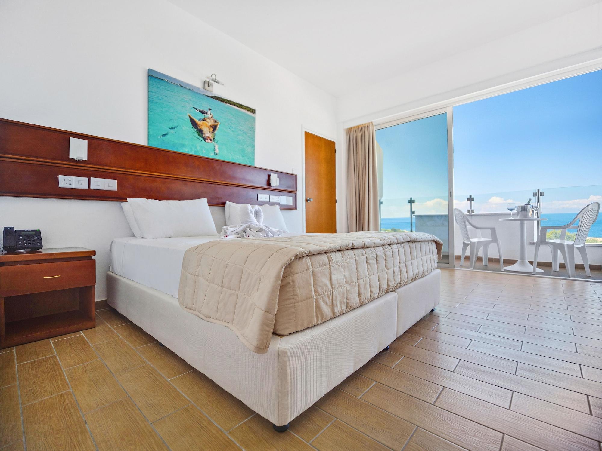 Suite with Sea View,1589335039:JPEG