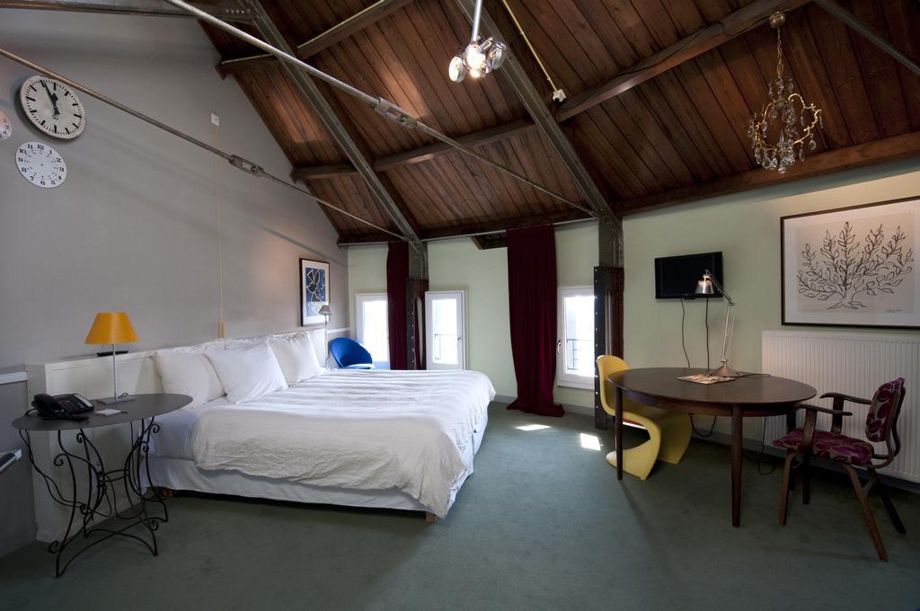 Large Double Room Reservoir