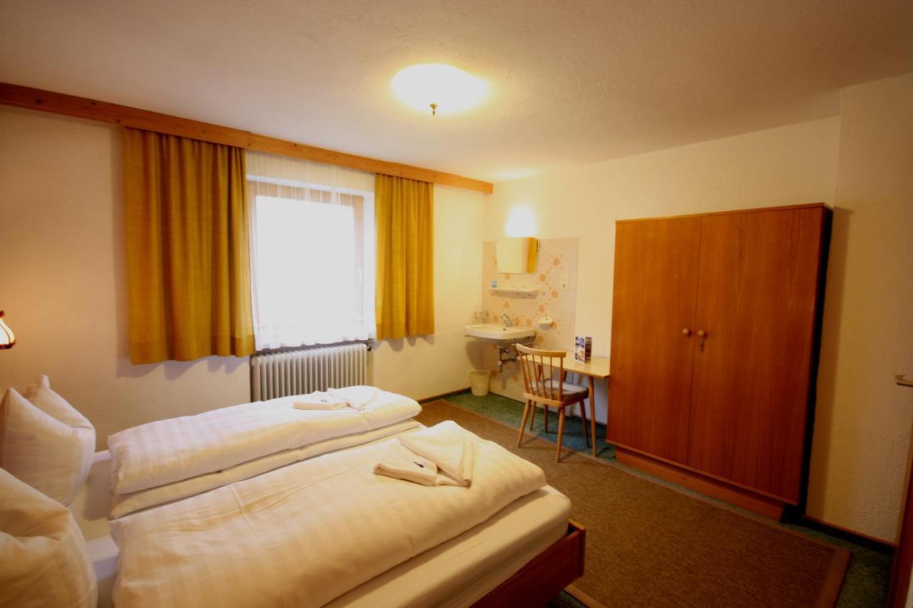 Basic Triple Room