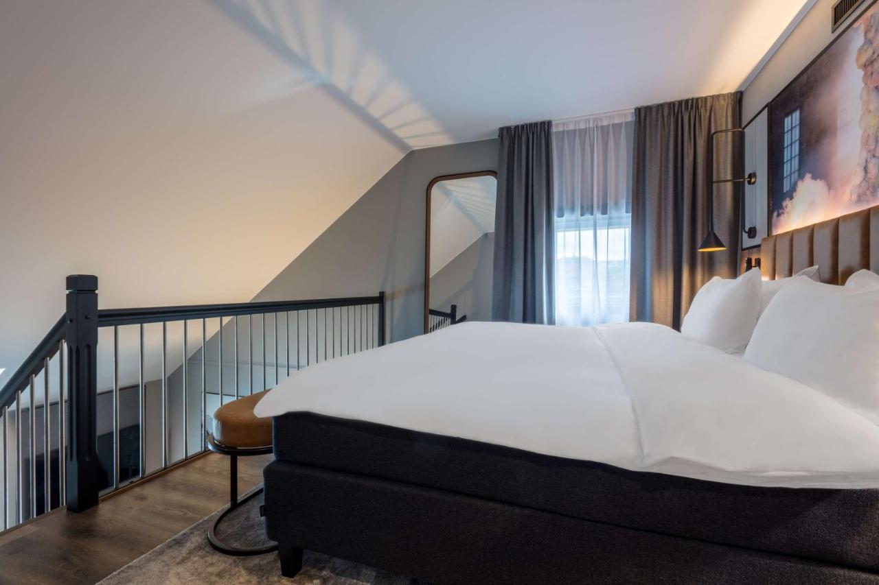 Junior Suite with River View,1498905310:JPEG