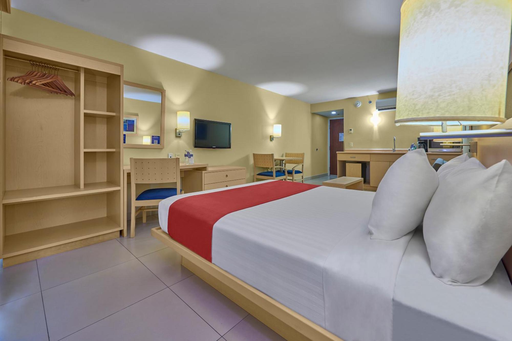 Queen Suite with Sofa Bed,1499272198:JPEG