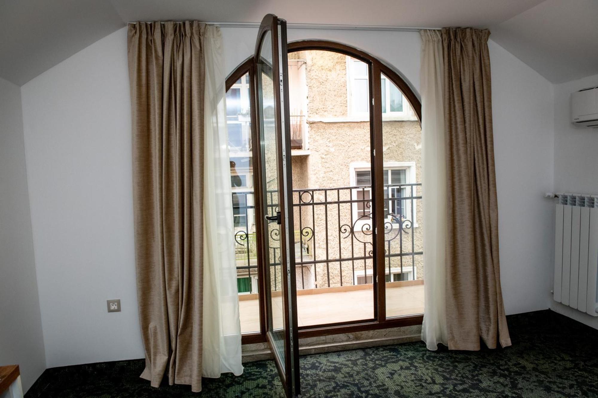 Boutique Double Balcony