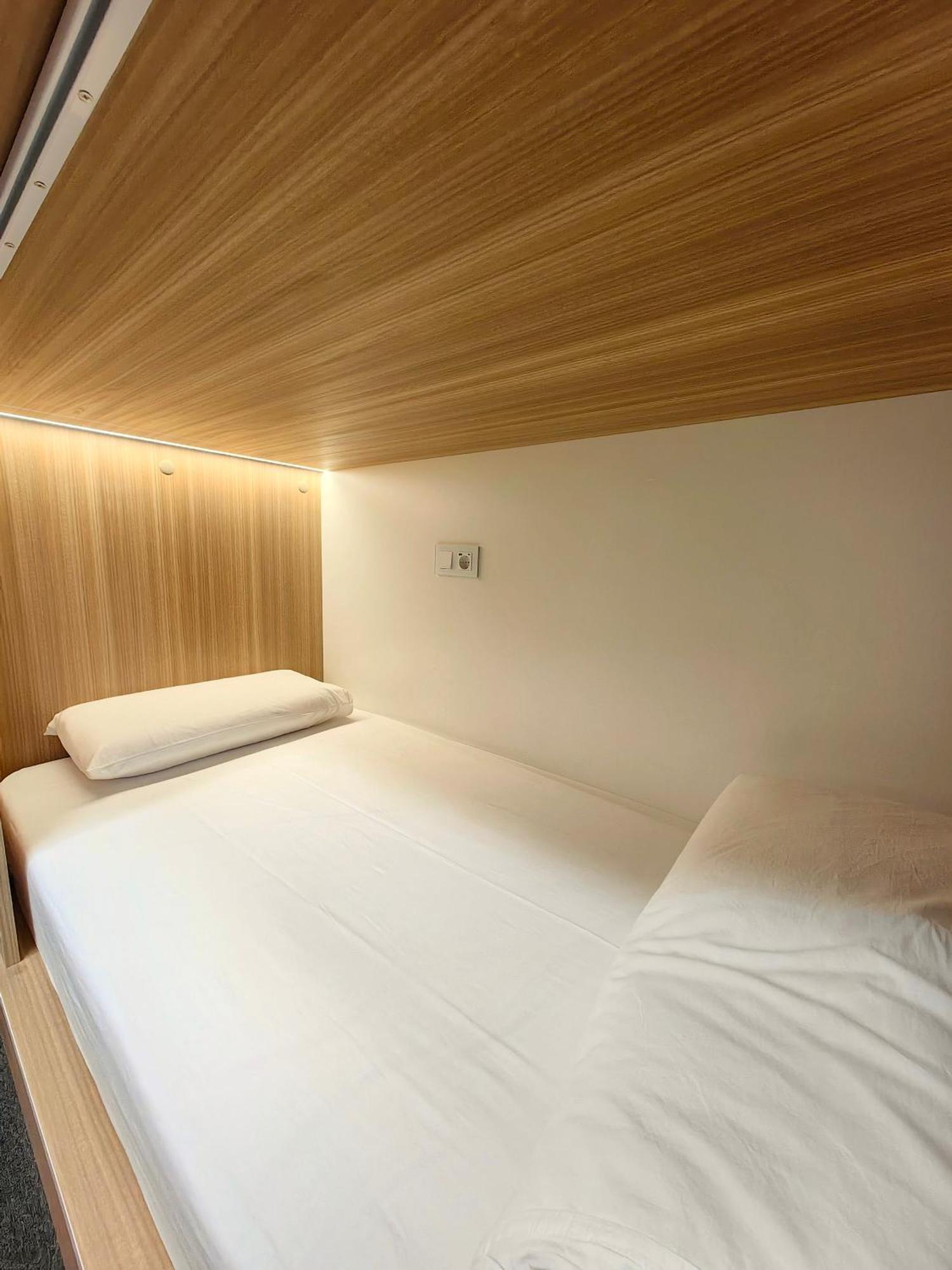 Cama en habitación compartida mixta de 20 camas