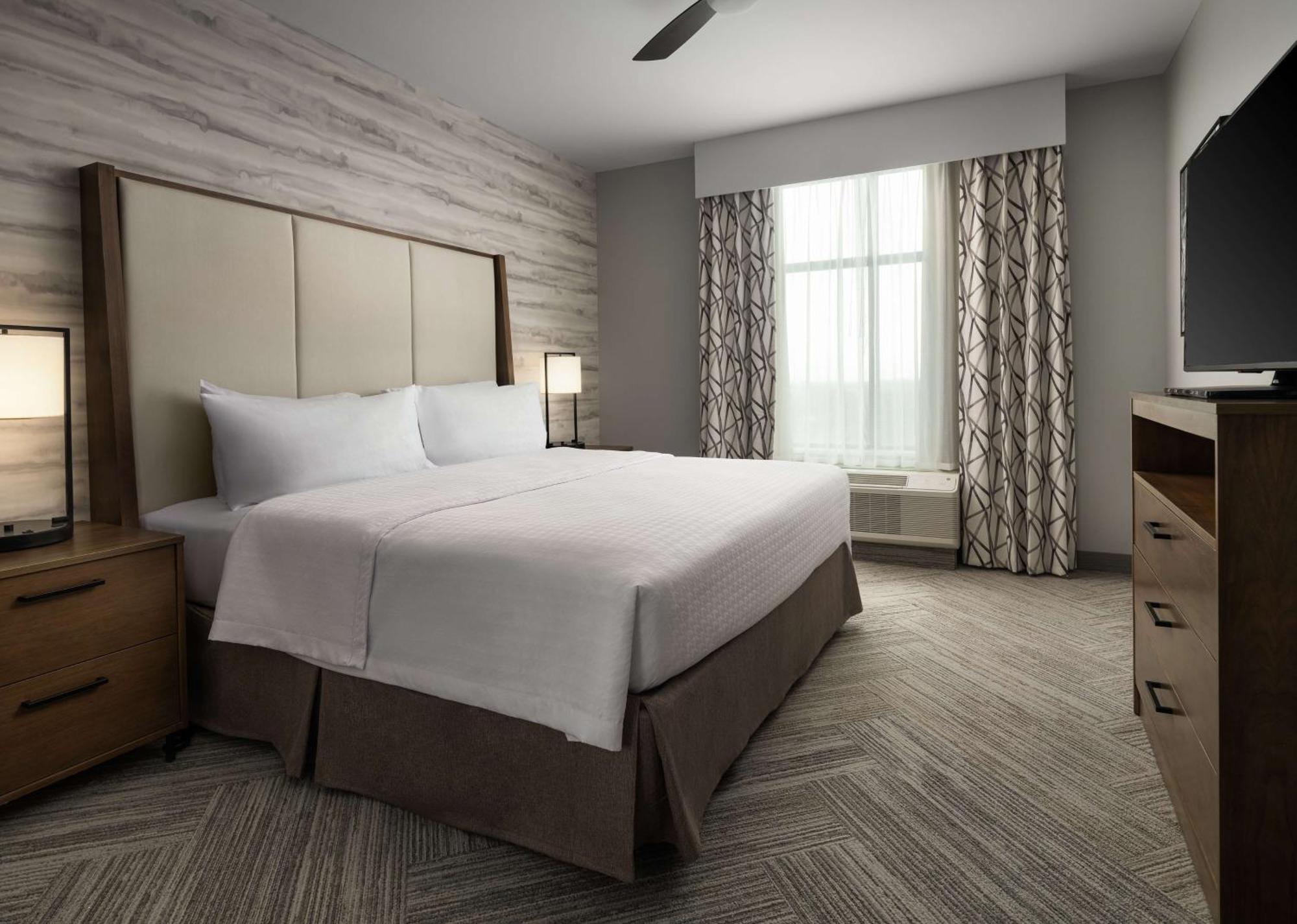 King Studio Suite - Hearing Access/Non-Smoking