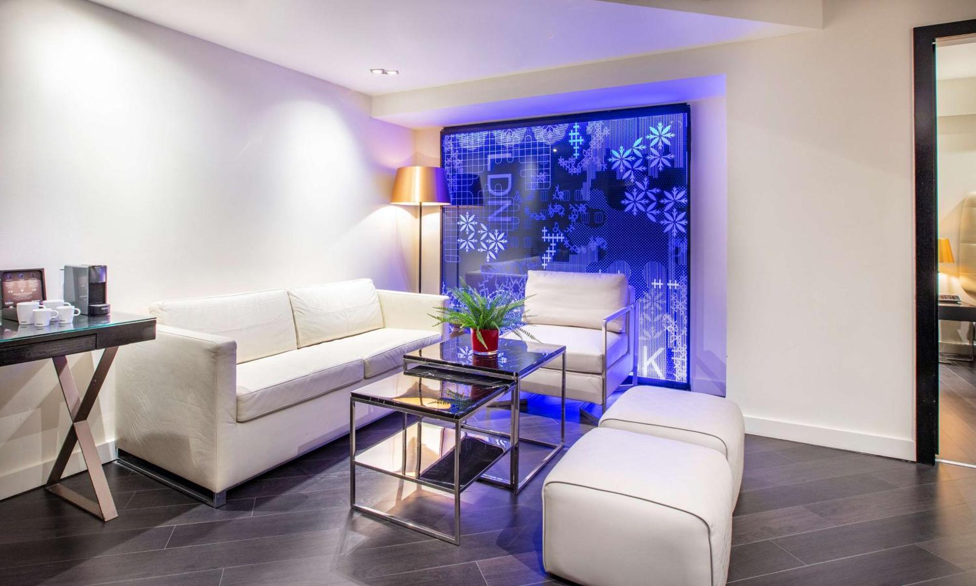 Suite,1516365871:JPEG