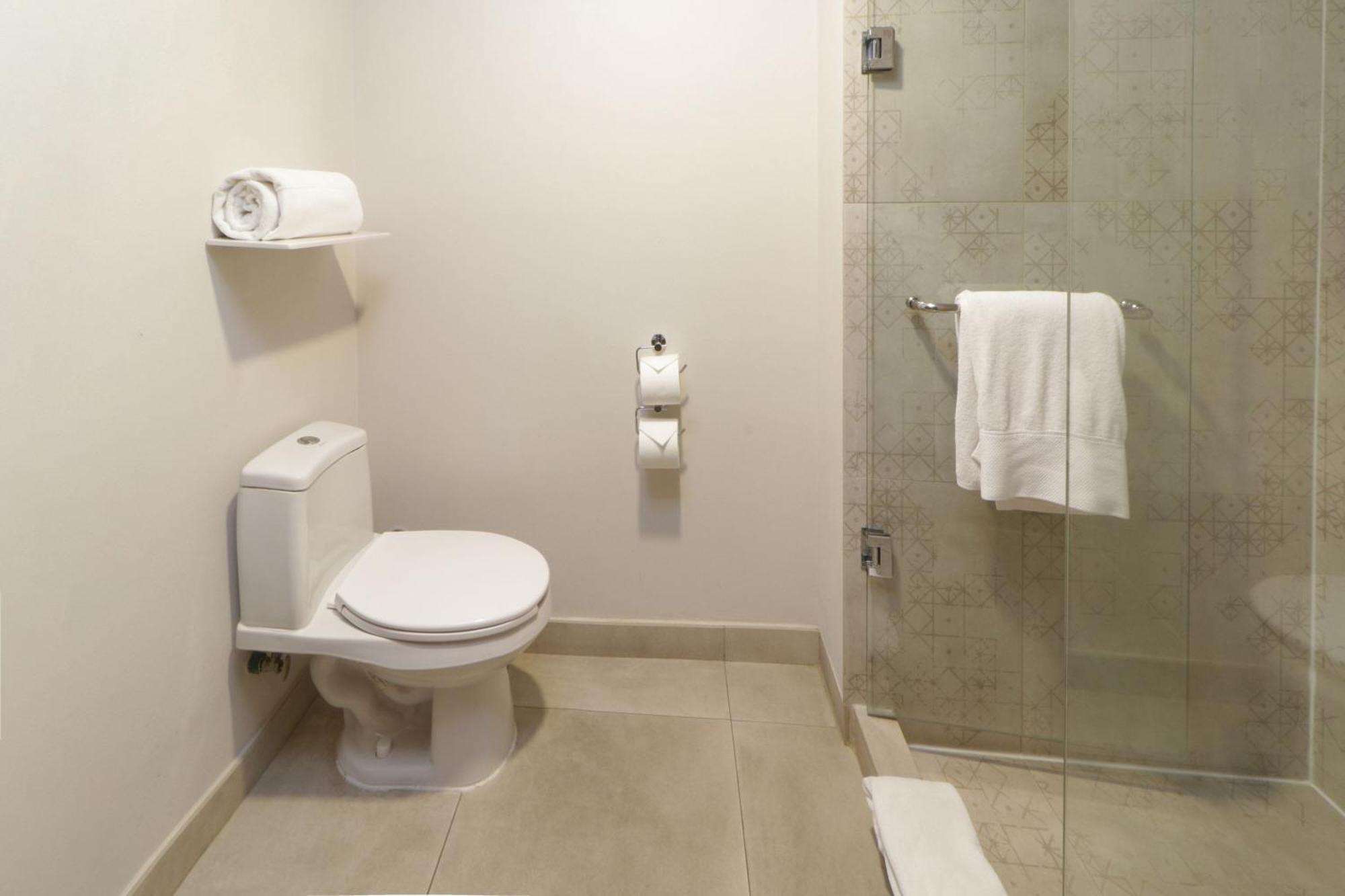 King Room,1524504016:JPEG