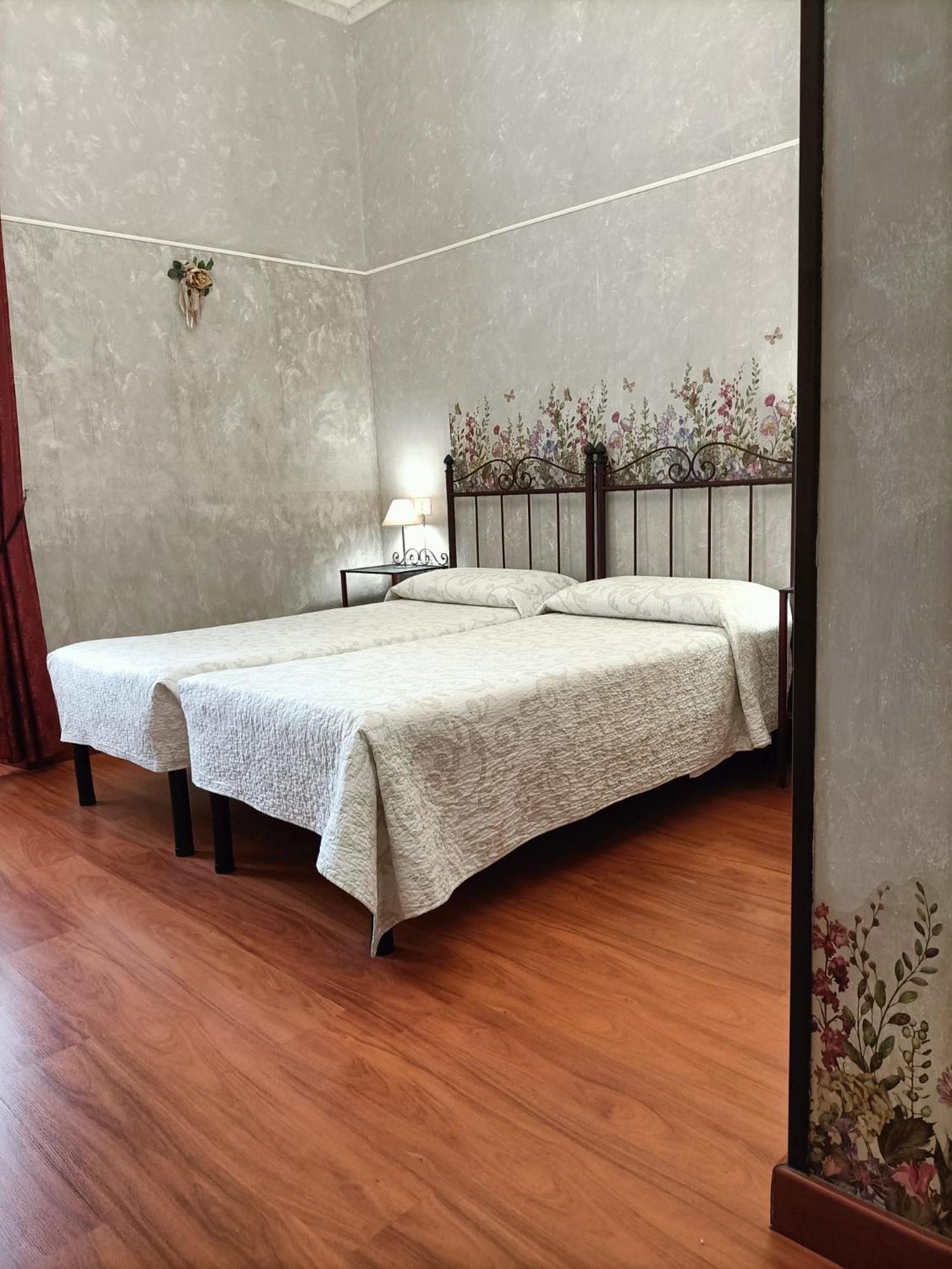 Habitación Doble Estándar con baño compartido