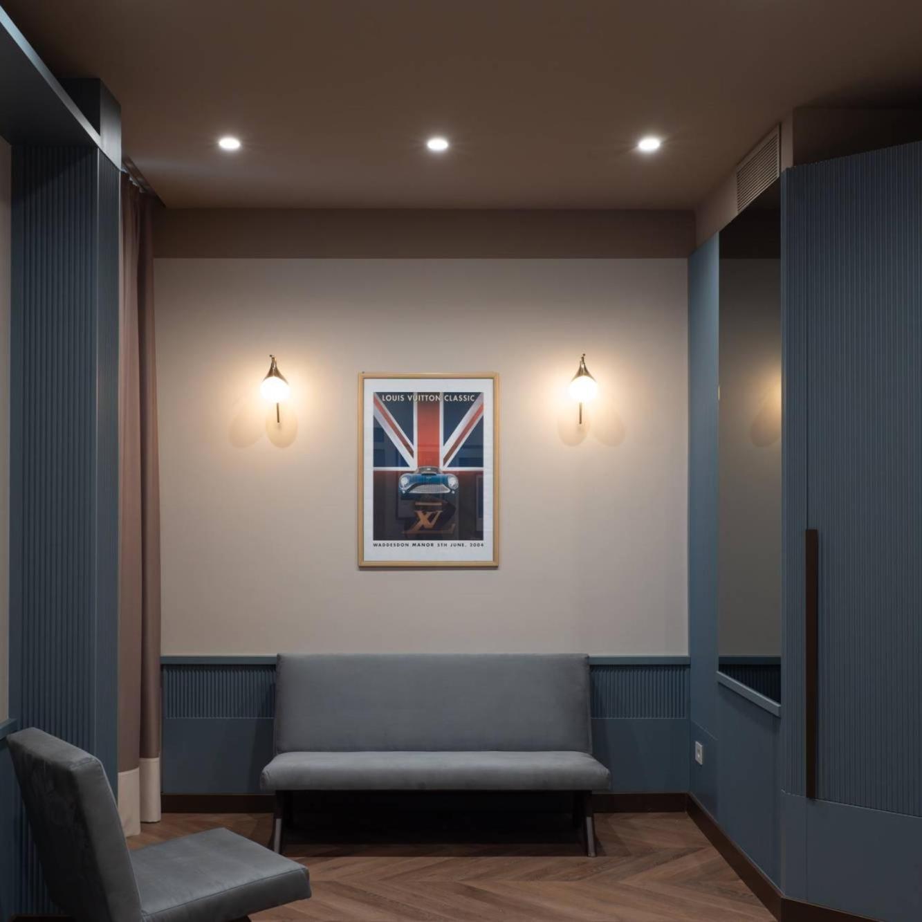 Suite with King Bed - Non-Smoking,1535233417:JPEG