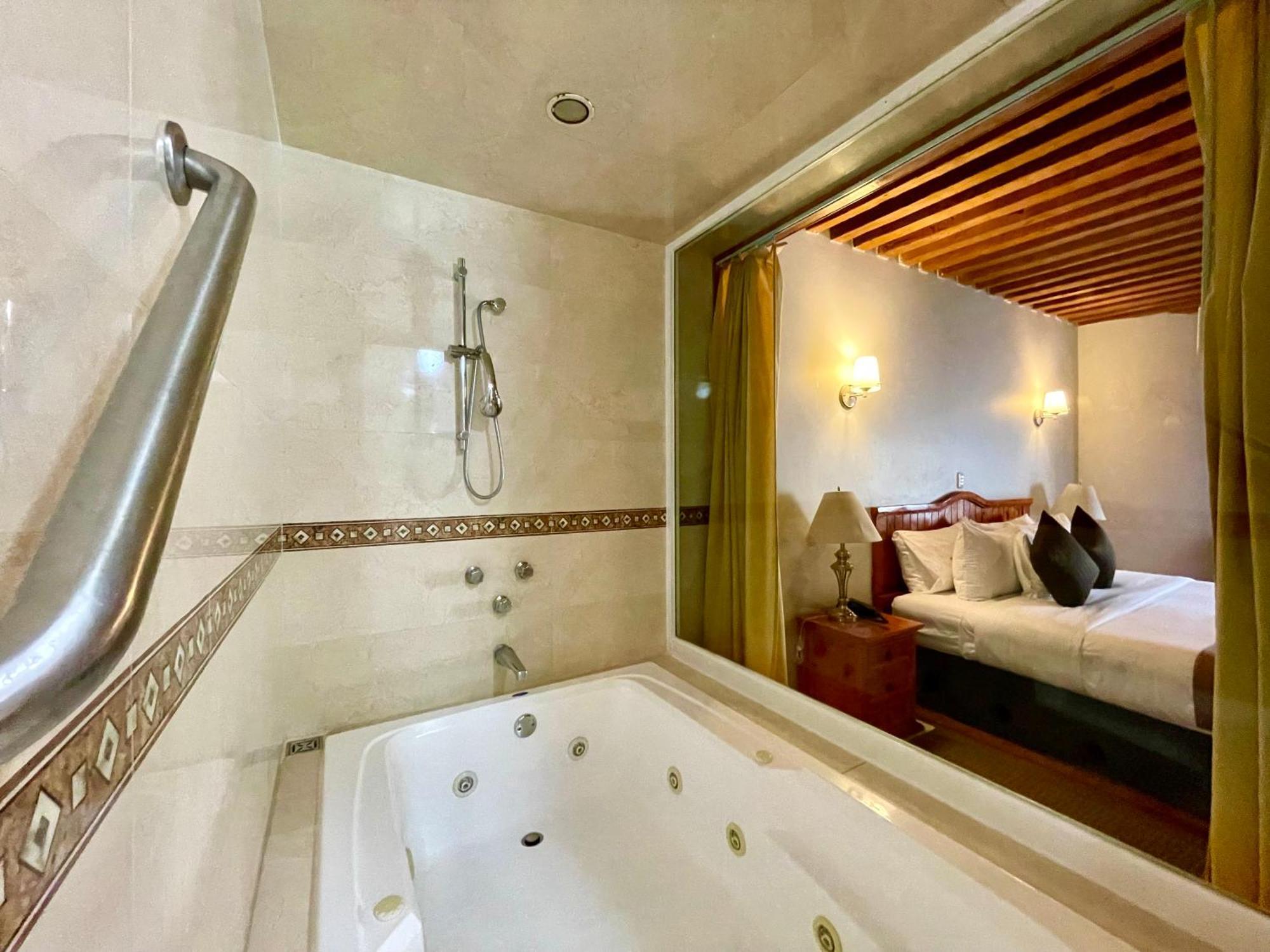Master Suite,1538050522:JPEG