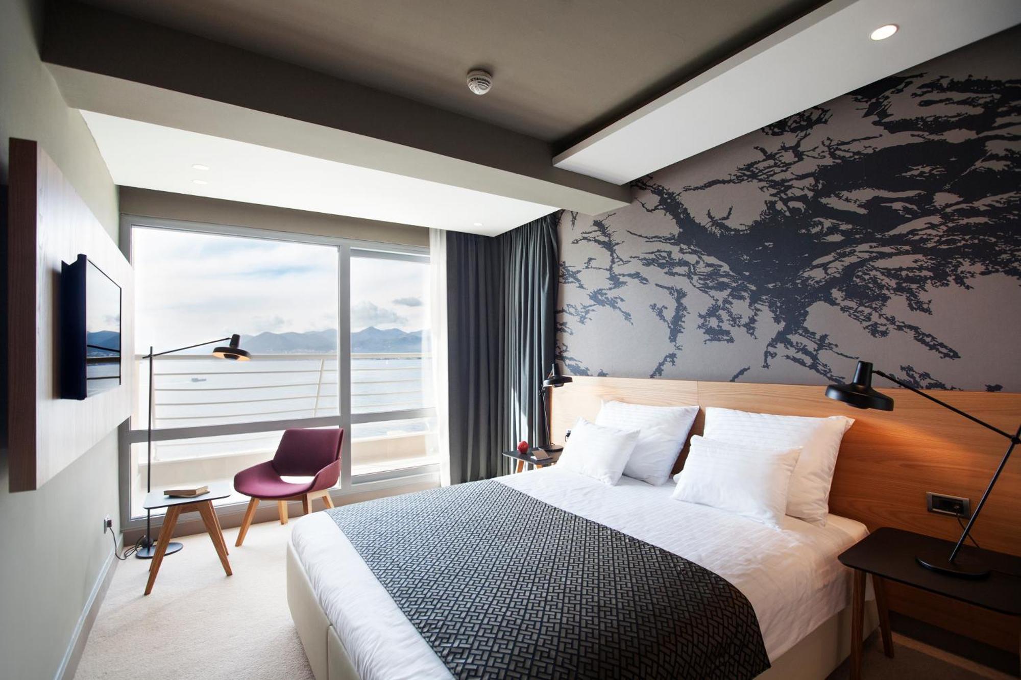 Aanbieding voor Vrouwendag - Superior Kamer met Balkon en Uitzicht op de Zee