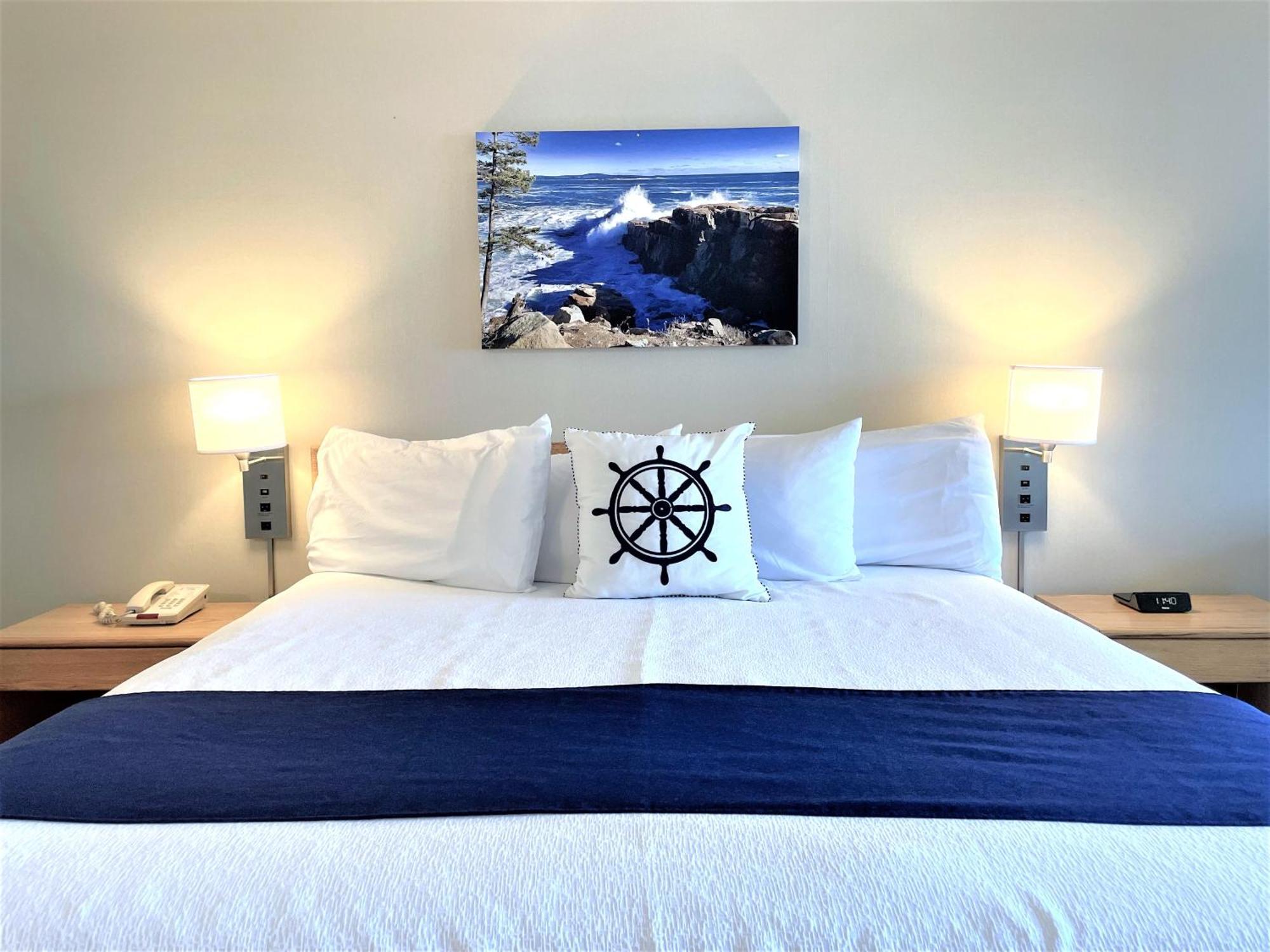 King Room with Ocean View and Balcony, 1 King Bed, Sofa Bed (2nd Floor NON-PET)