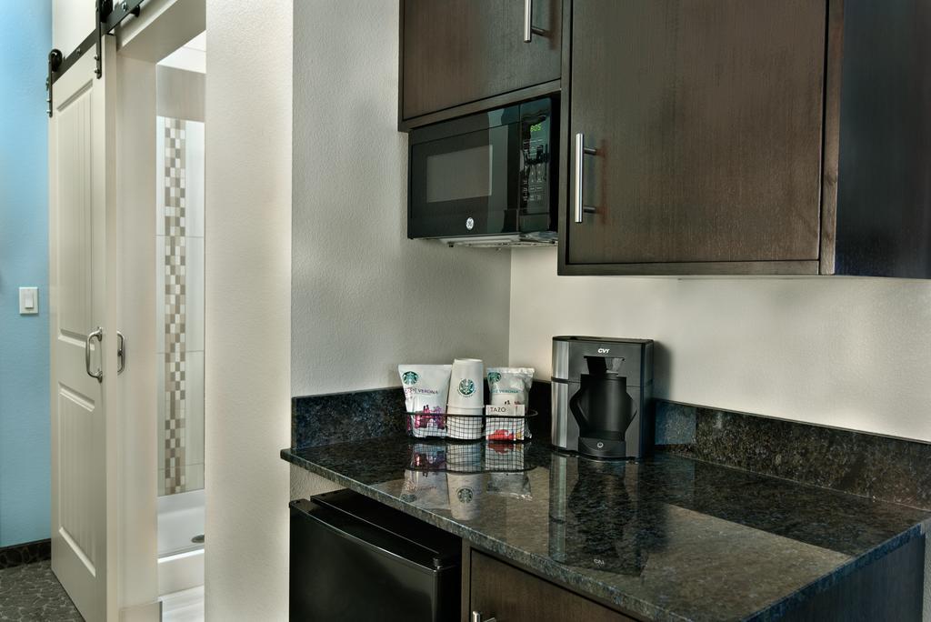 Executive King Suite Sleeper Sofa,713685826:JPEG