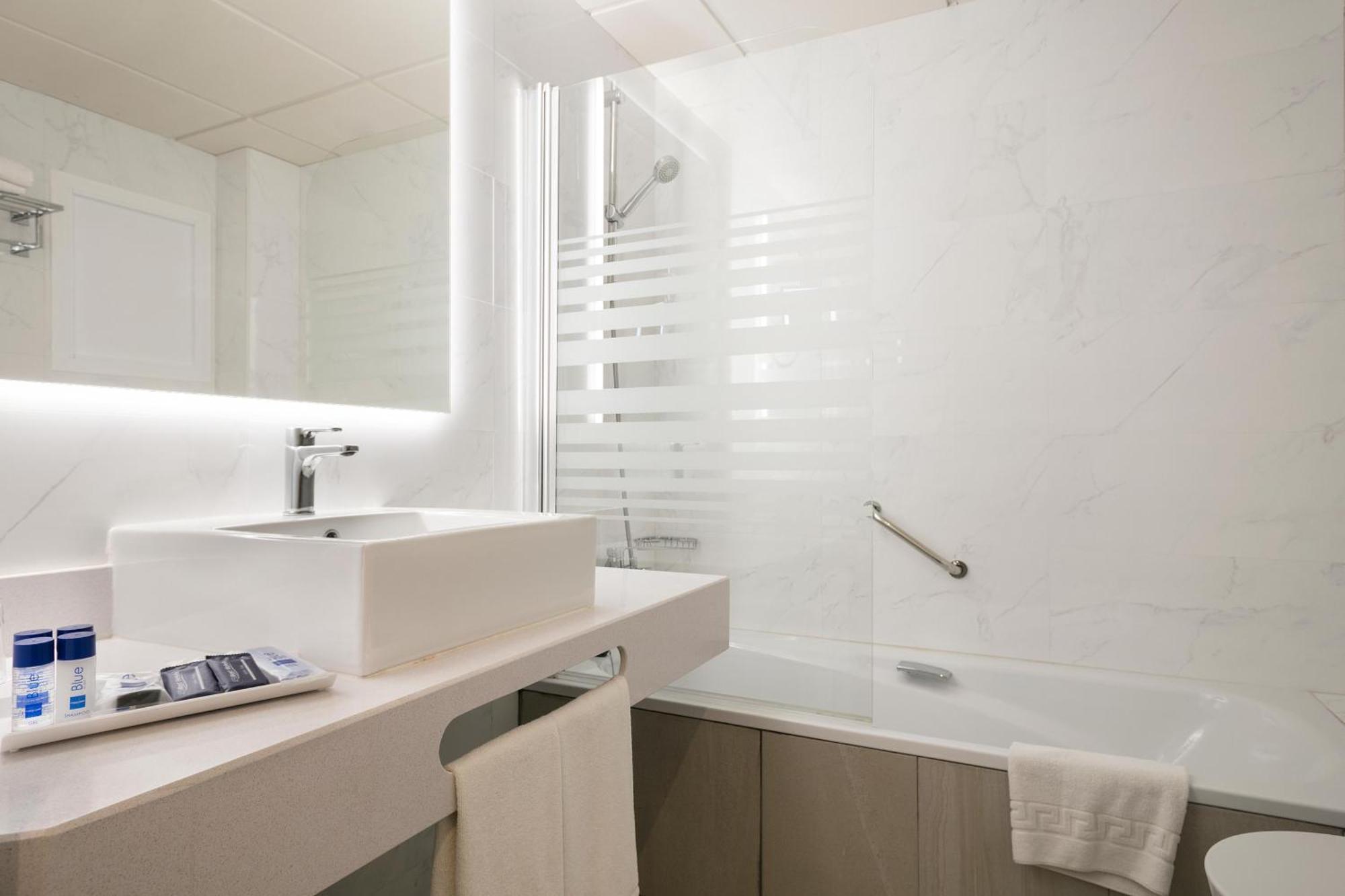 Superior Double Room (2 Adults + 2 Children),1546769269:JPEG