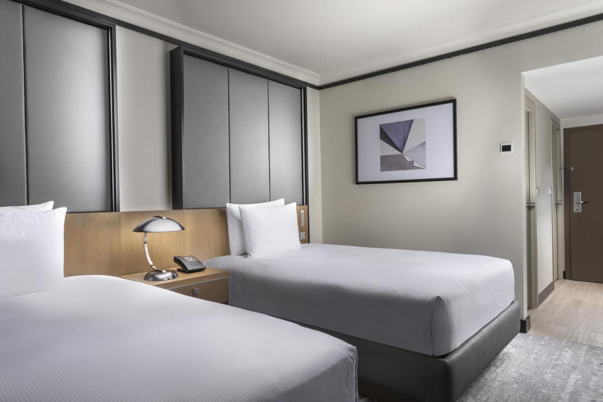 Quarto com 2 Camas de Solteiro