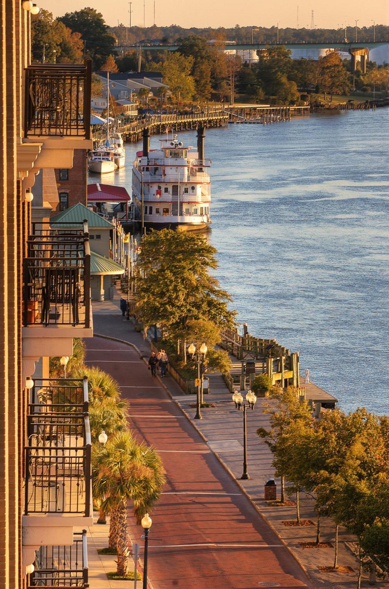 Double Room with Two Double Beds and River View,1557379108:JPEG