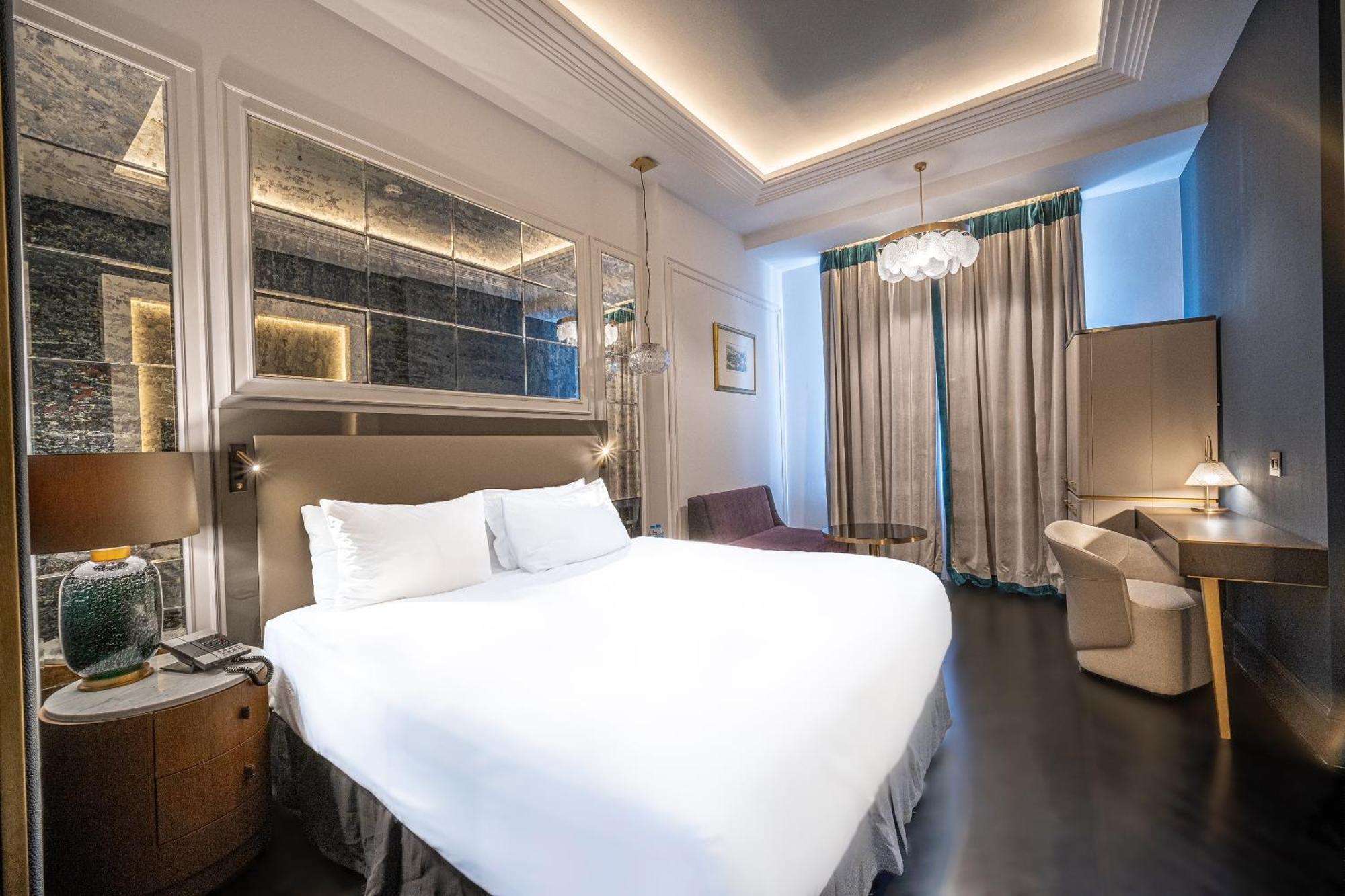 Deluxe Suite 1 King Bed View to Sveta Nedelya Square