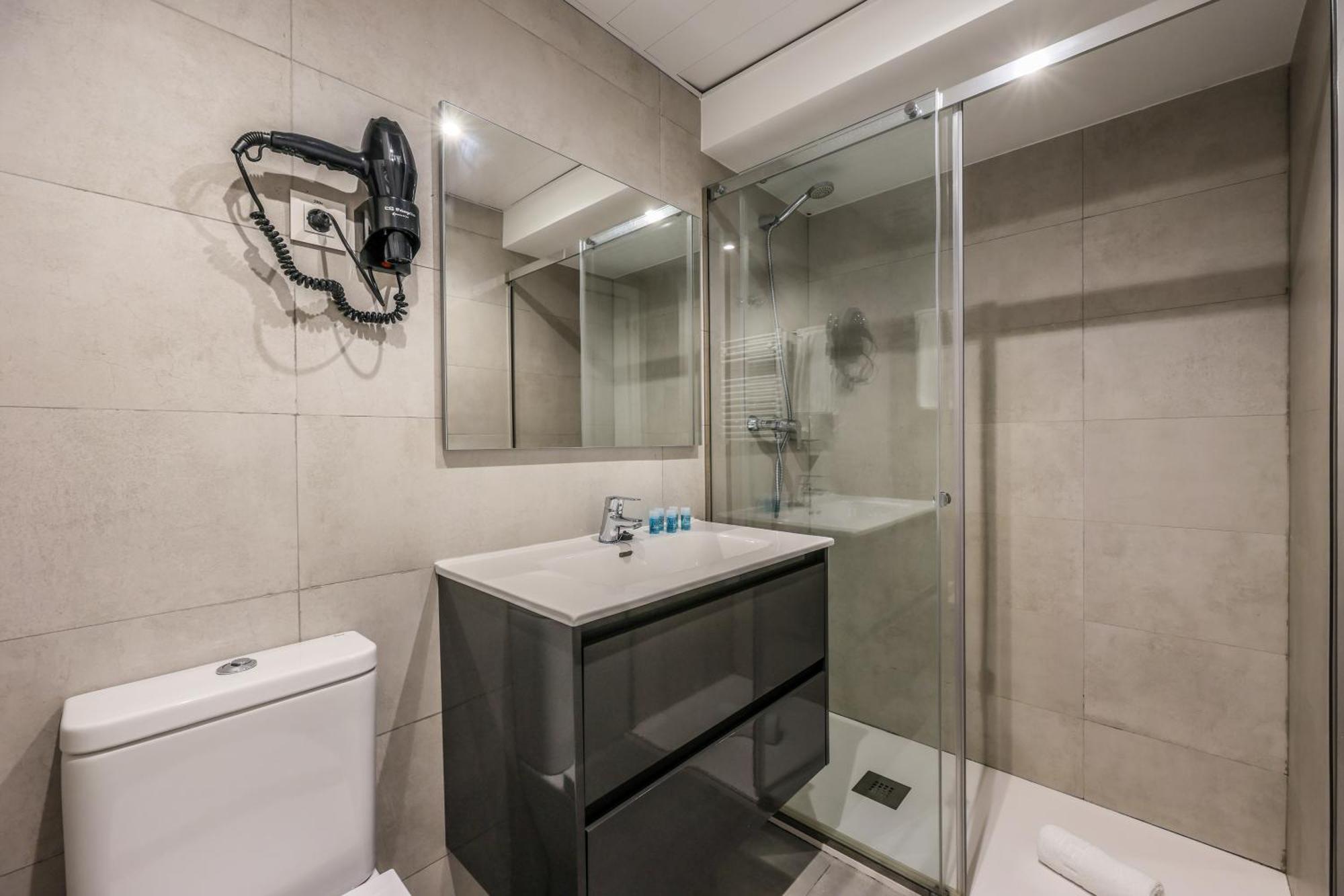 Double Room,1549810399:JPEG