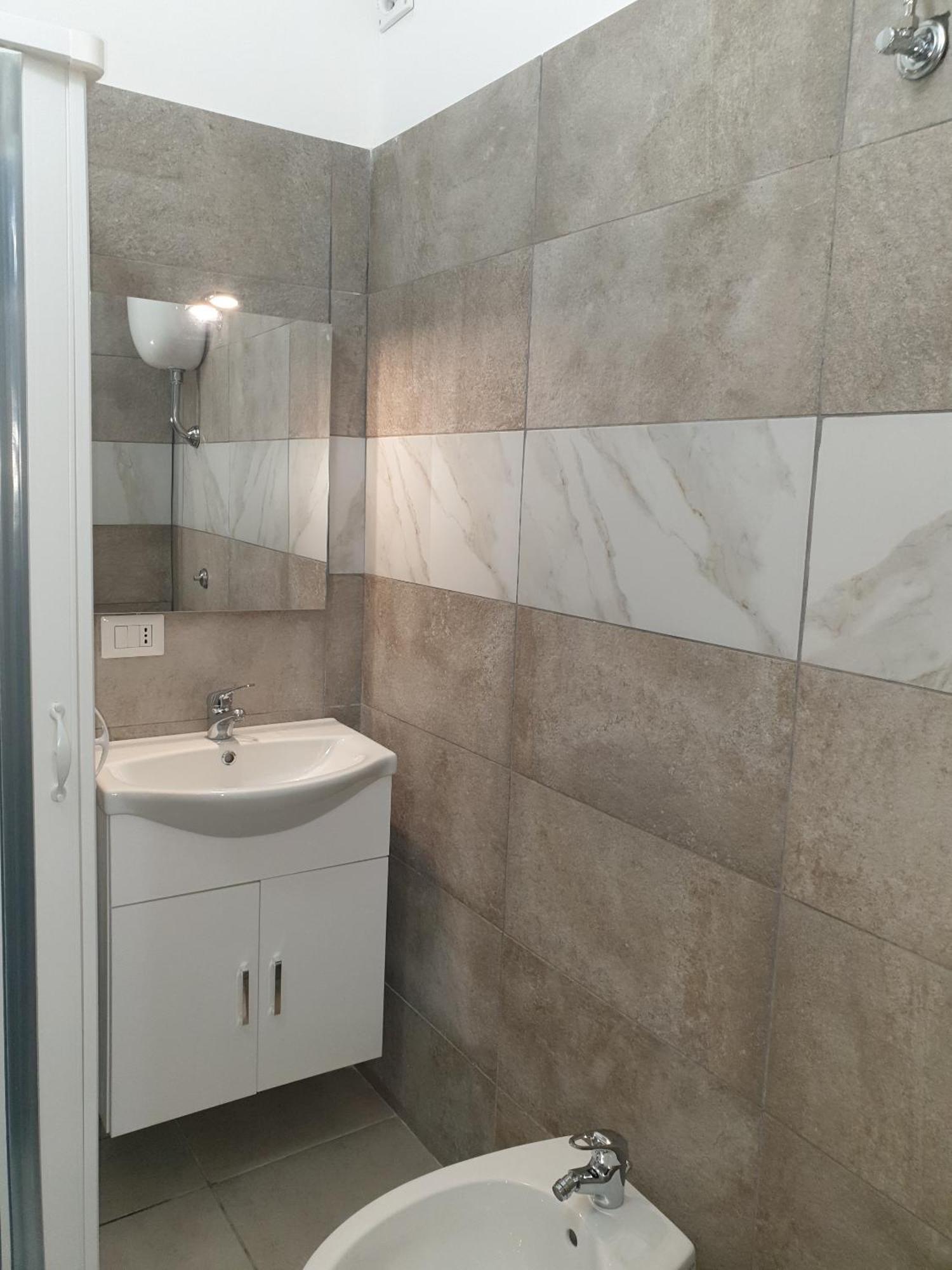 Triple Room Shower