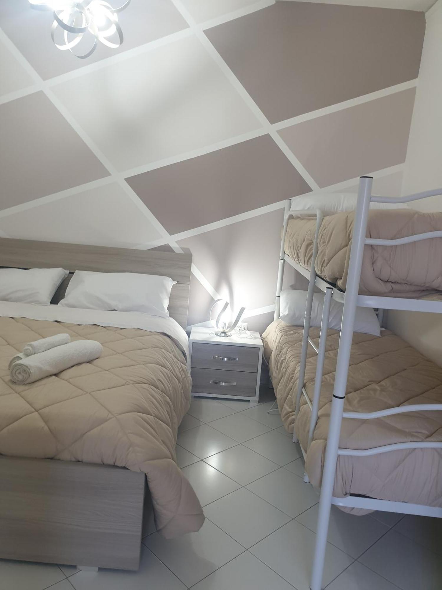 Quadruple Room Shower