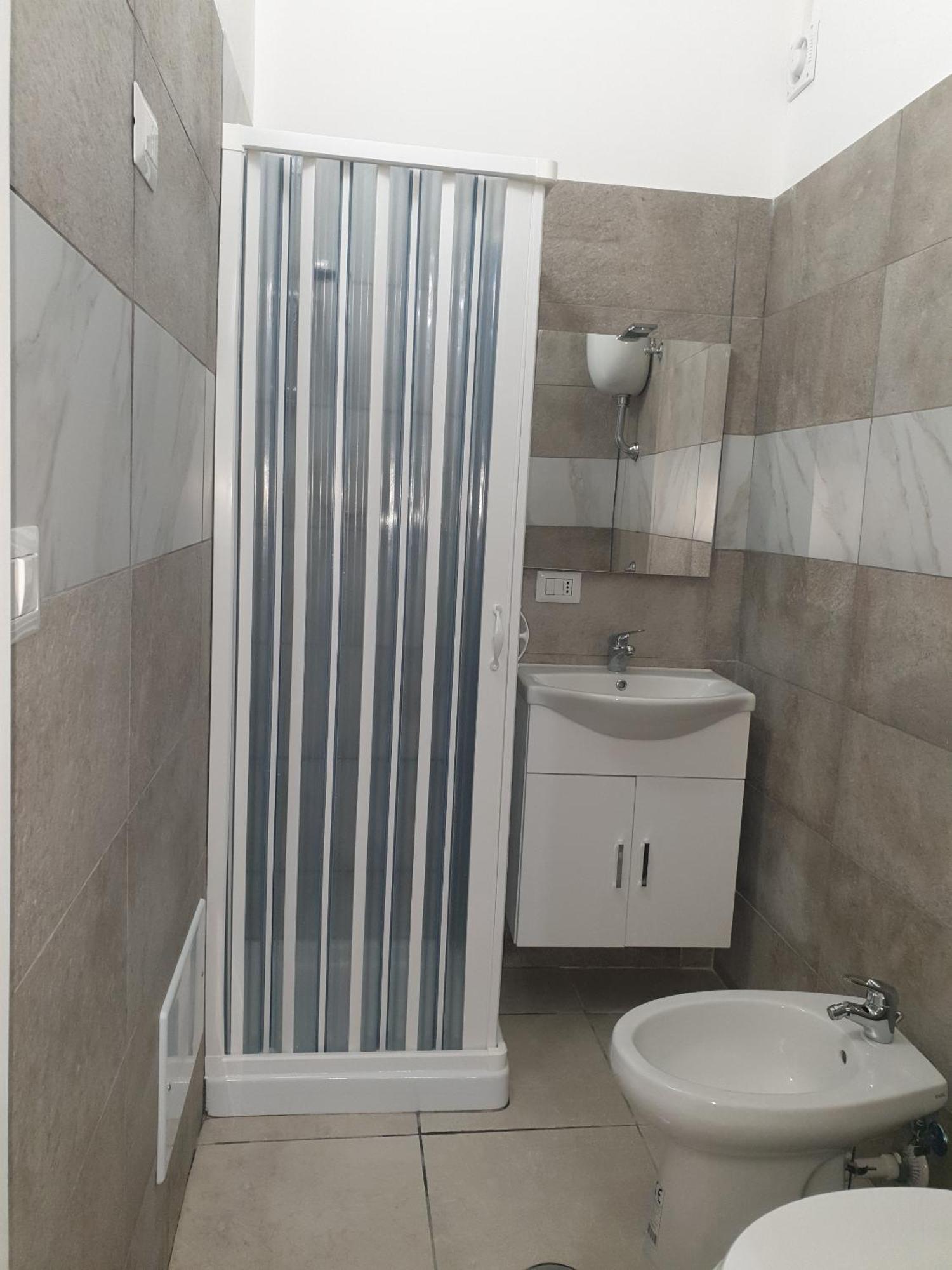 Triple Room Shower
