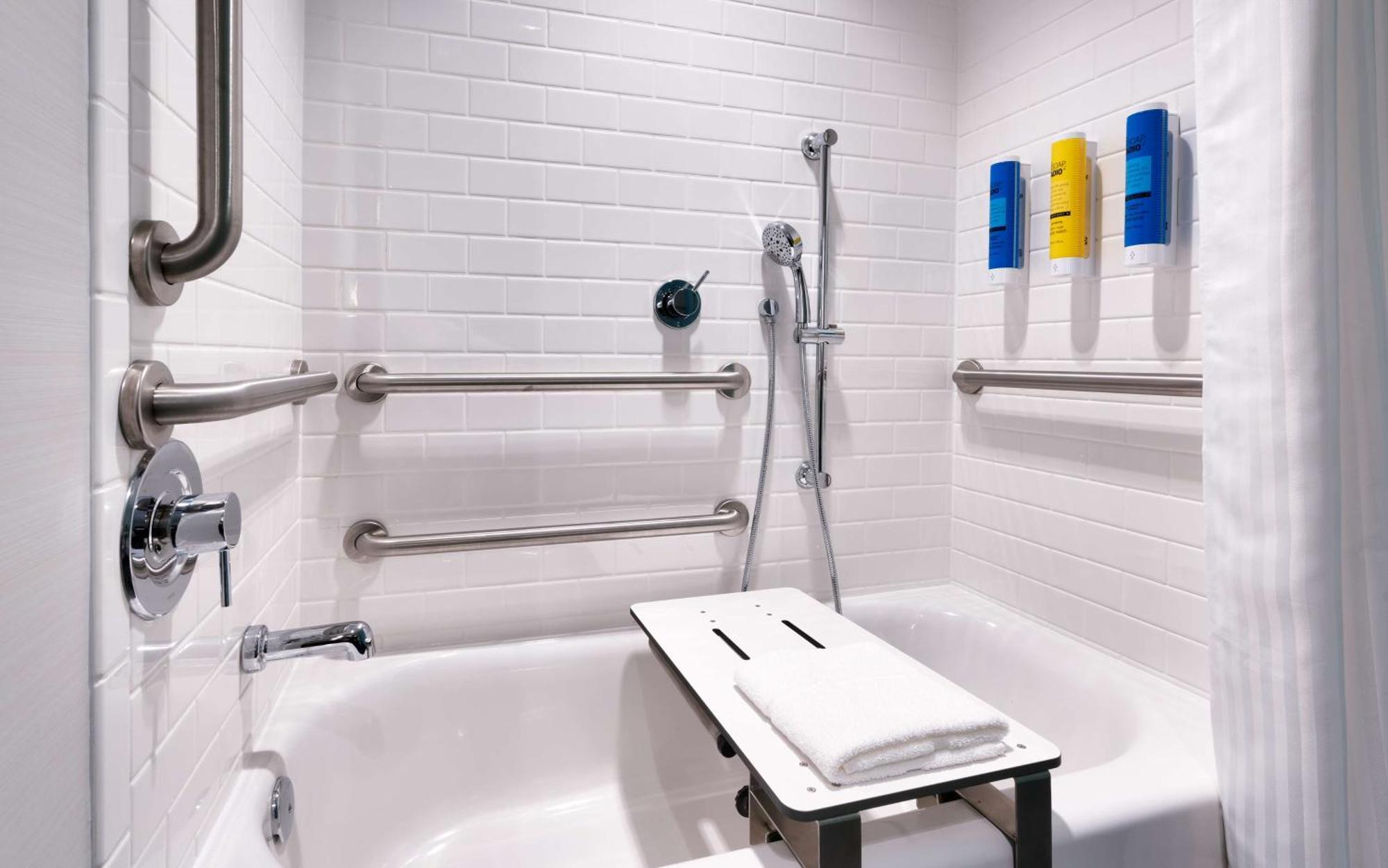 King Room with Tub - Hearing Accessible,1551393898:JPEG