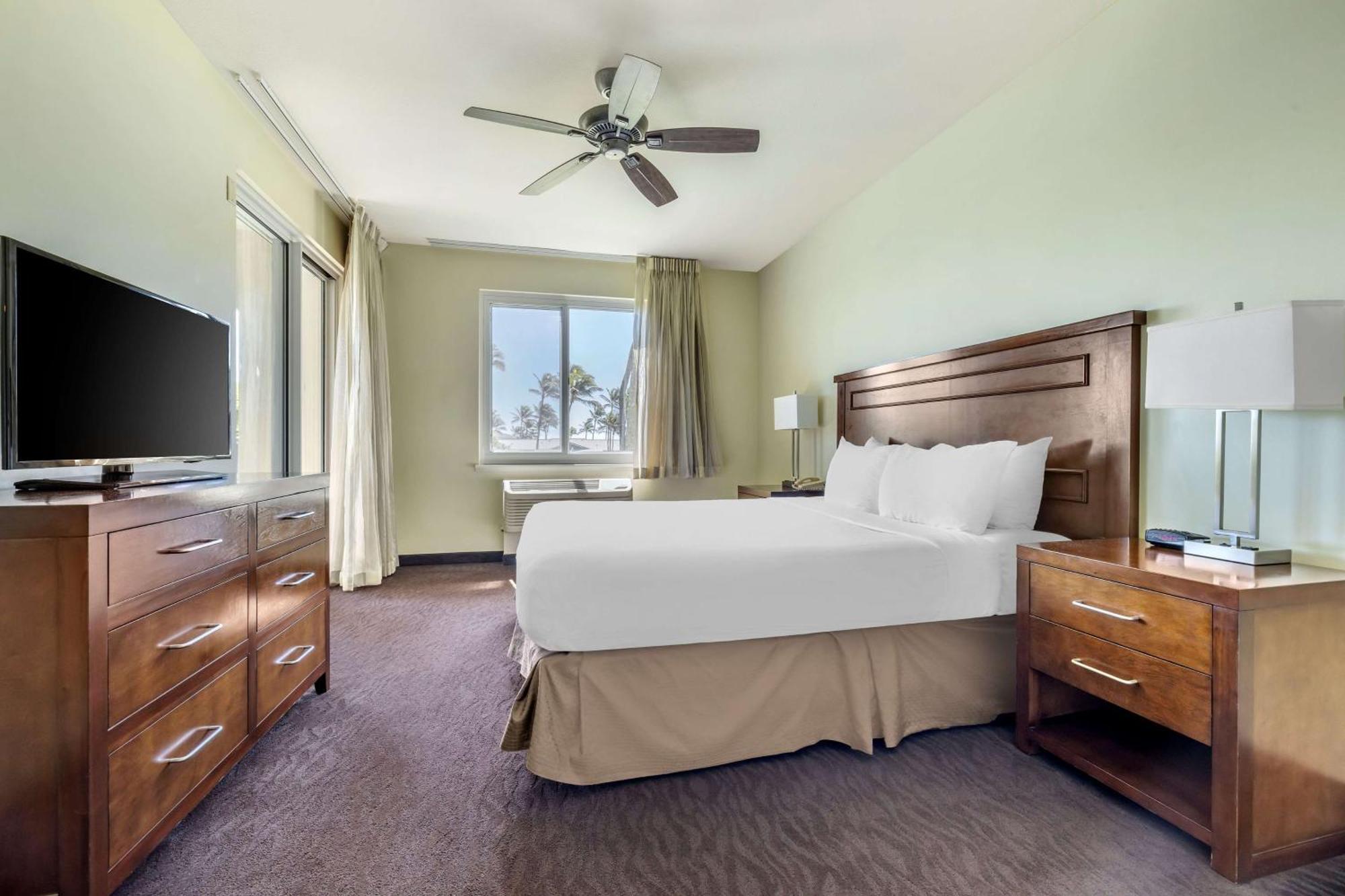 Two Bedroom Suite with Garden View and Accessible Tub