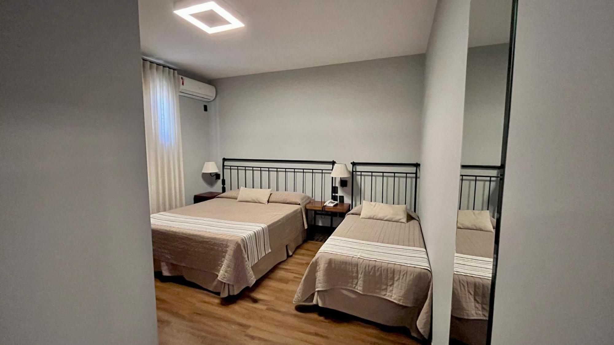 Deluxe Room,1552280815:JPEG