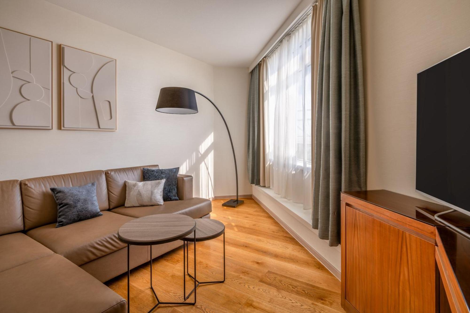 Junior Suite,1552301770:JPEG