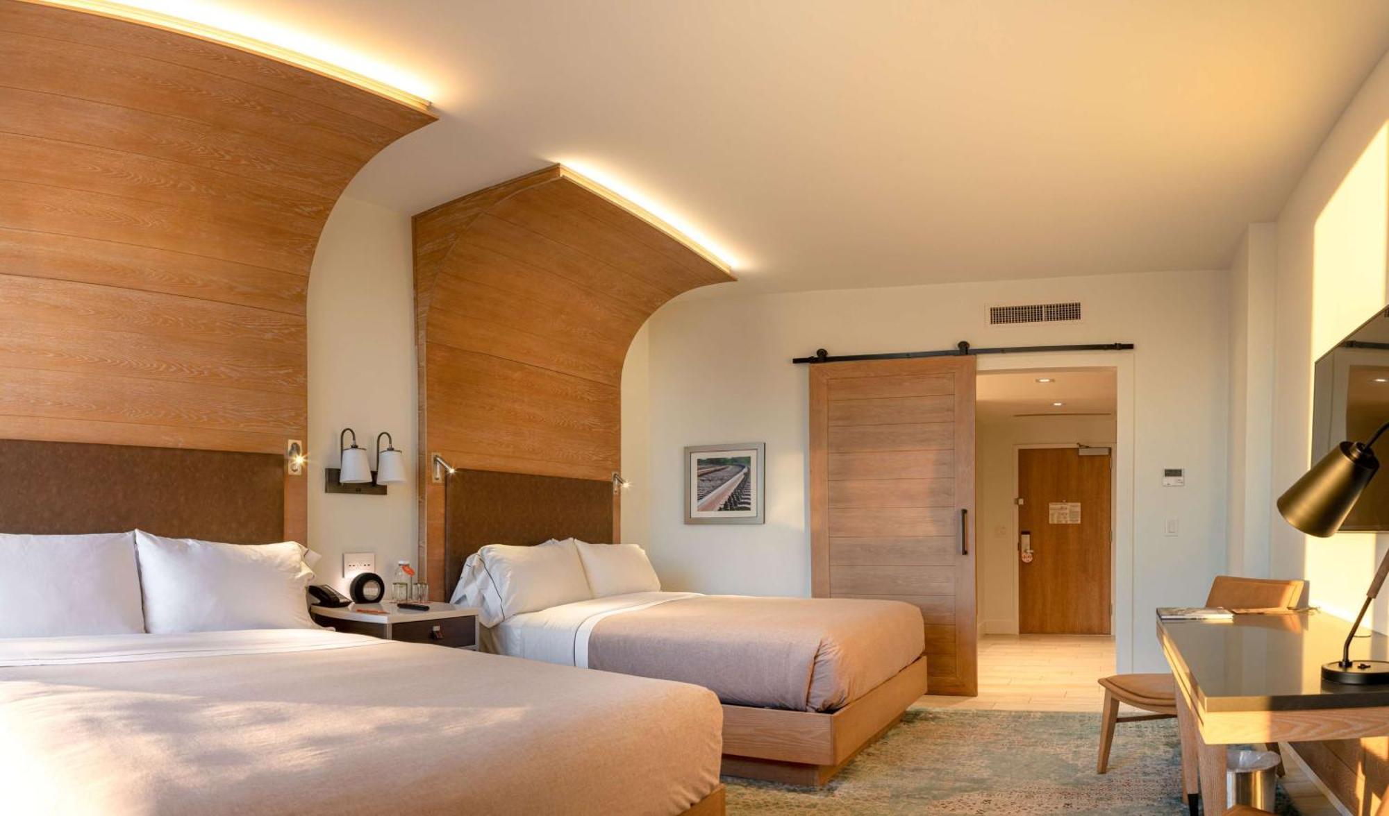 Queen Room with Two Queen Beds,1552335796:JPEG