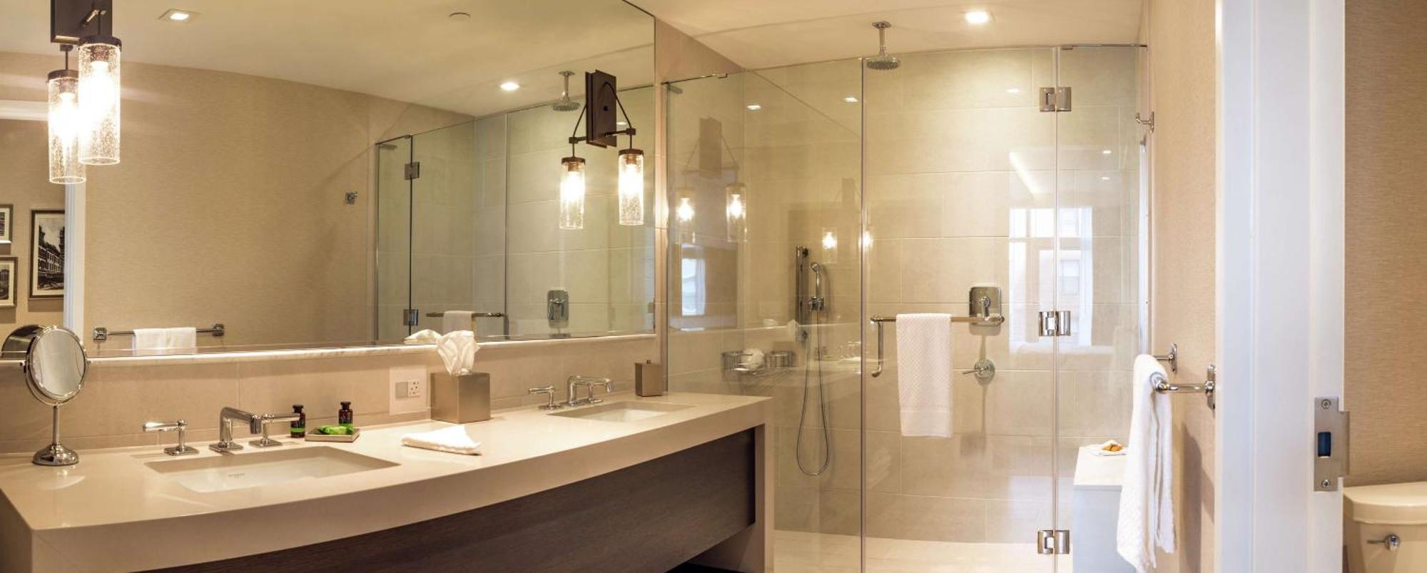 King Room,1552335838:JPEG