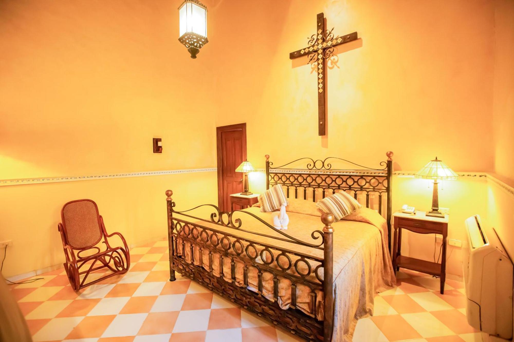 Deluxe Suite 1 double bed & garden view