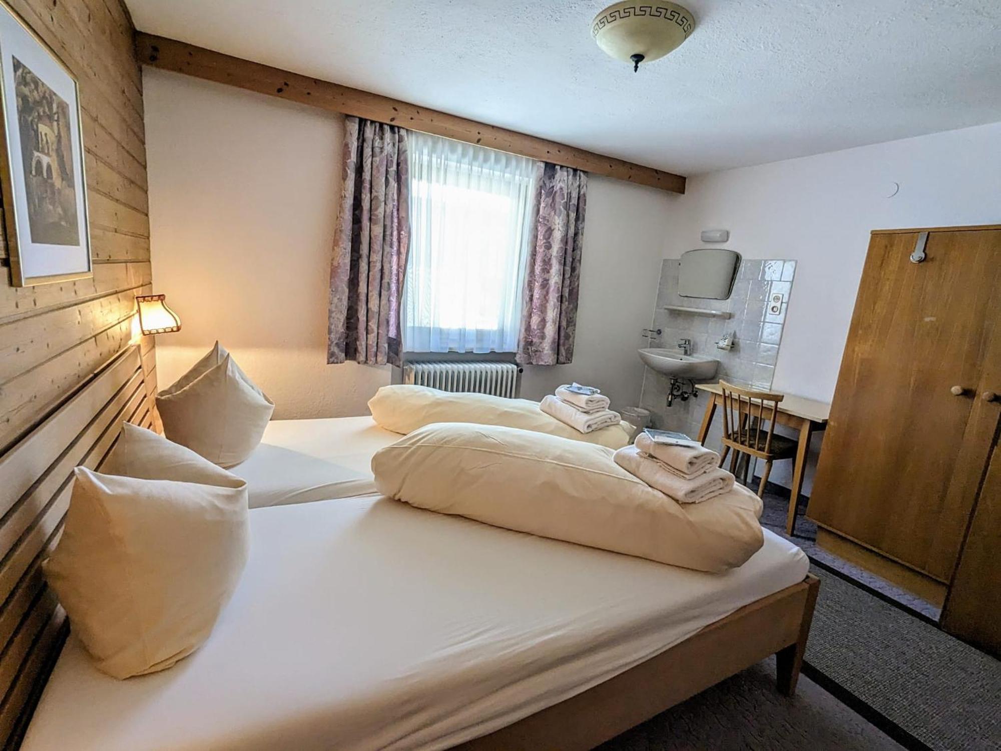Basic Triple Room