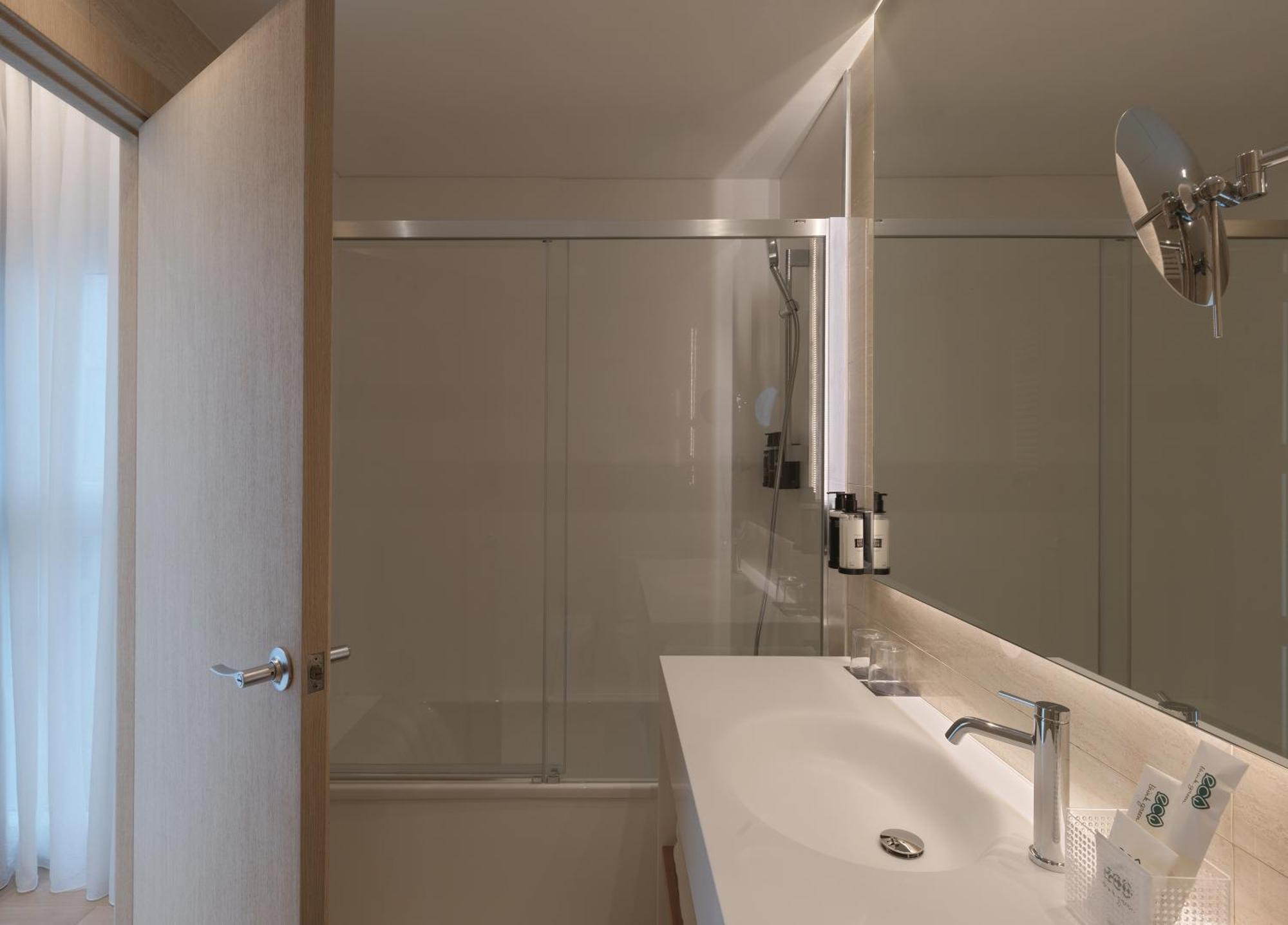 Habitación Doble con cama supletoria (3 adultos) - 2 camas