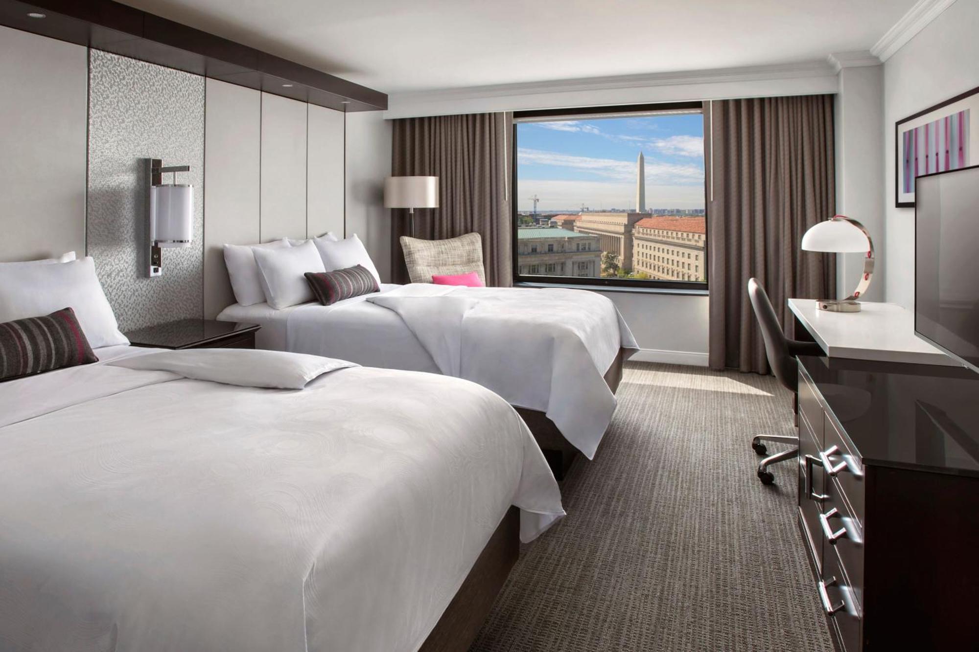 Executive Level 2 Double Beds and Monument View