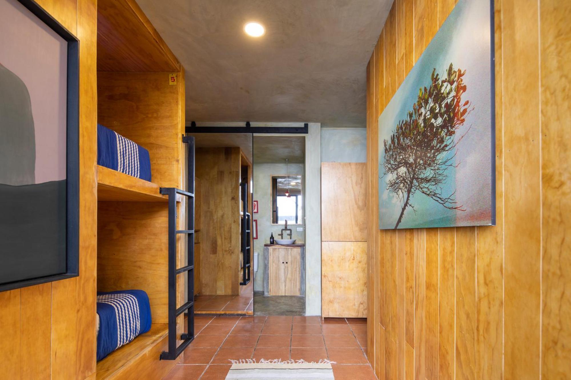 Bed 6-Bed Dormitory Room
