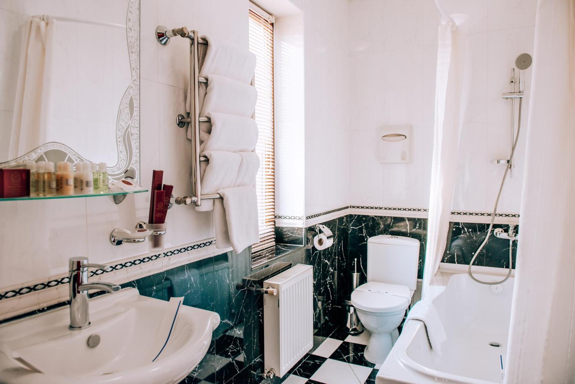 Suite Apartment with 2 French Balcony
