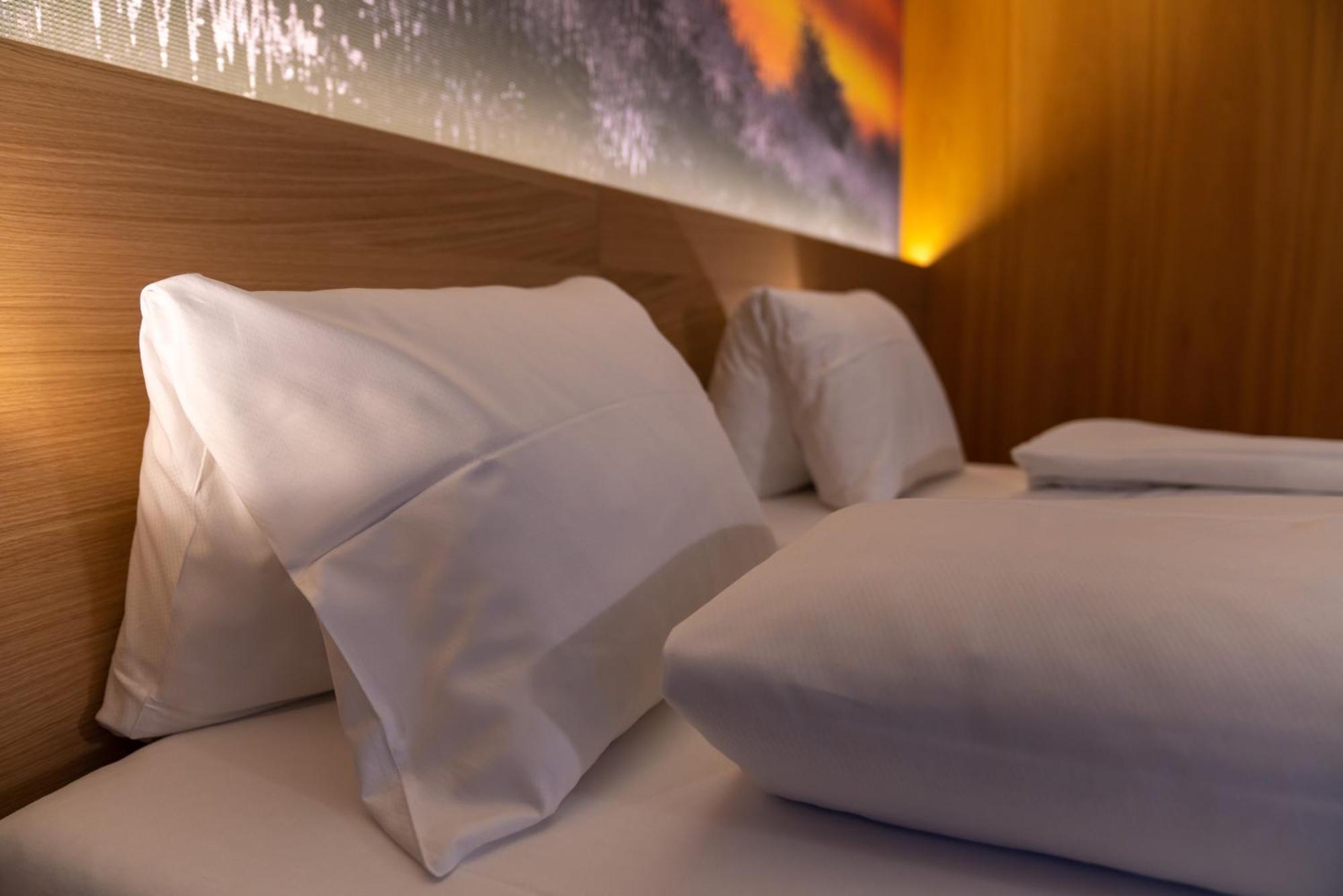 Deluxe Double Room,1591494315:JPEG