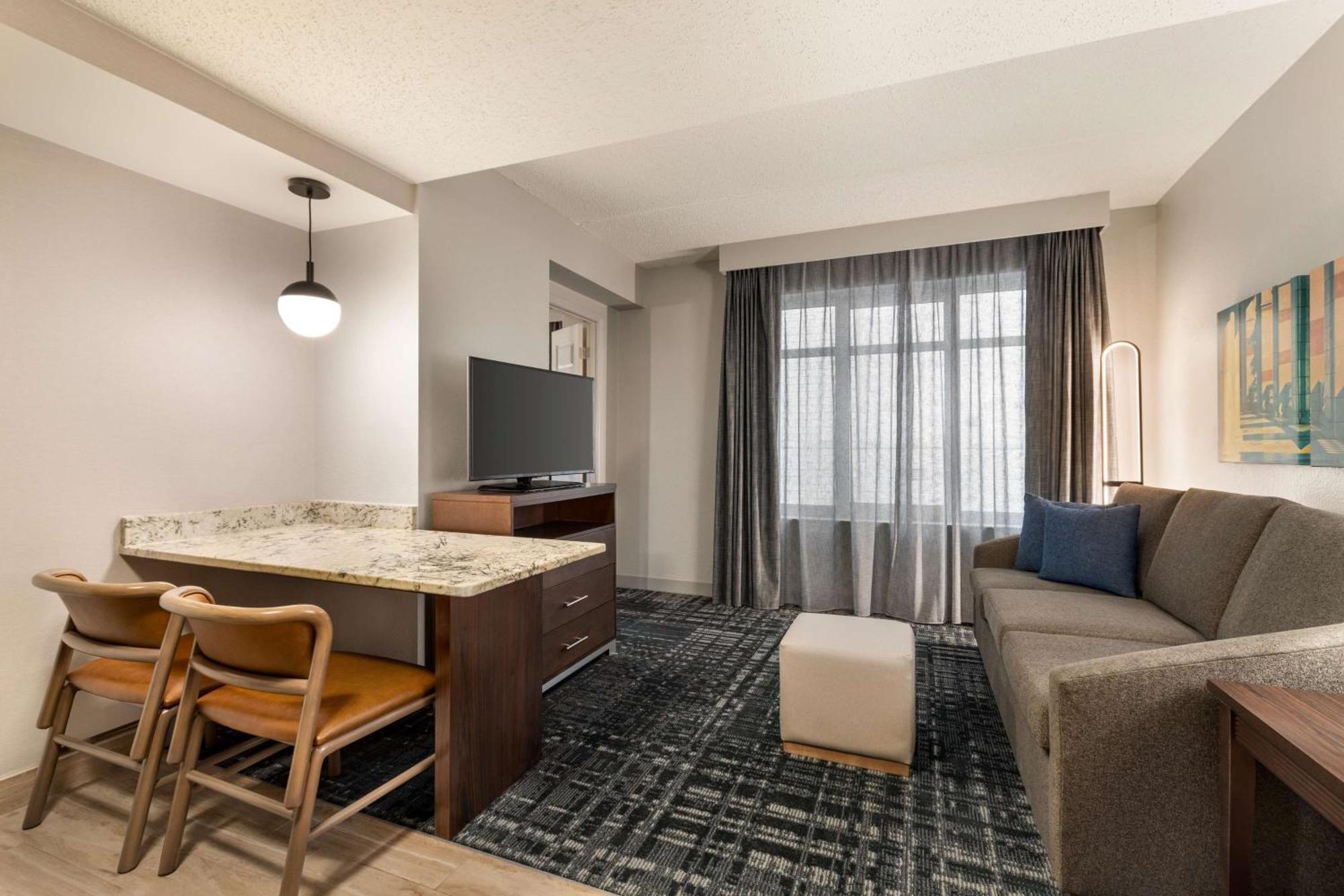 Large King Room with Sofa Bed – Non-Smoking,1592880532:JPEG