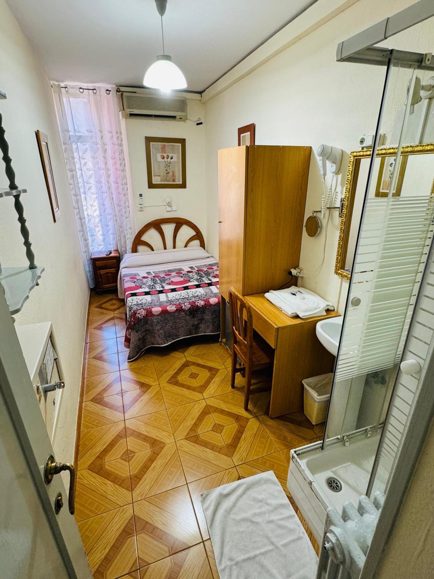 Single Room Shower