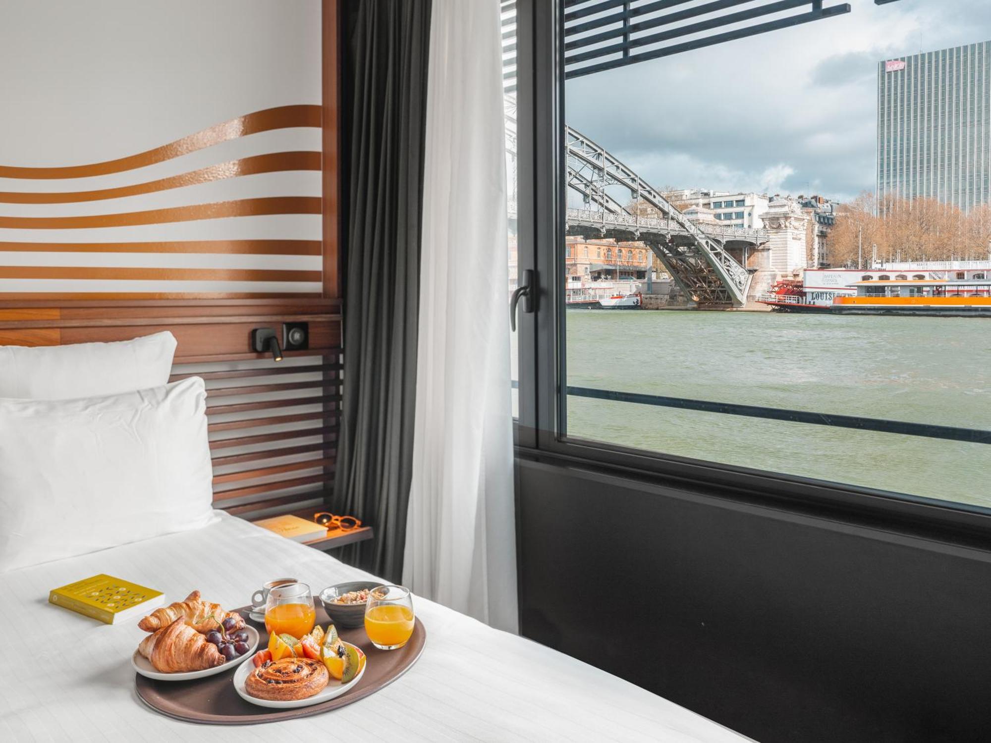 Doppelzimmer mit Blick auf die Seine