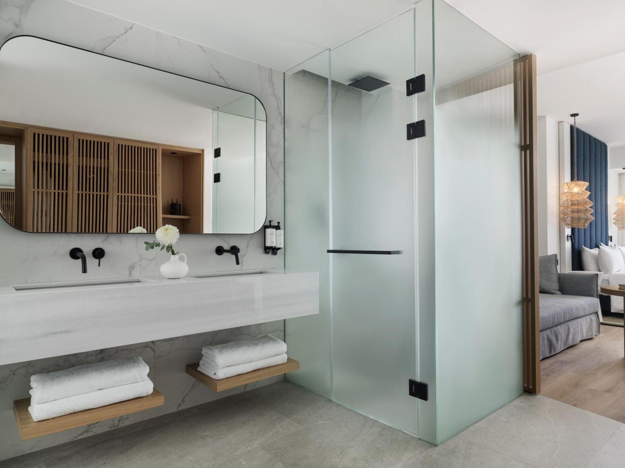 Junior Suite mit 2 Einzelbetten, eigenem Tauchbecken und Meerblick
