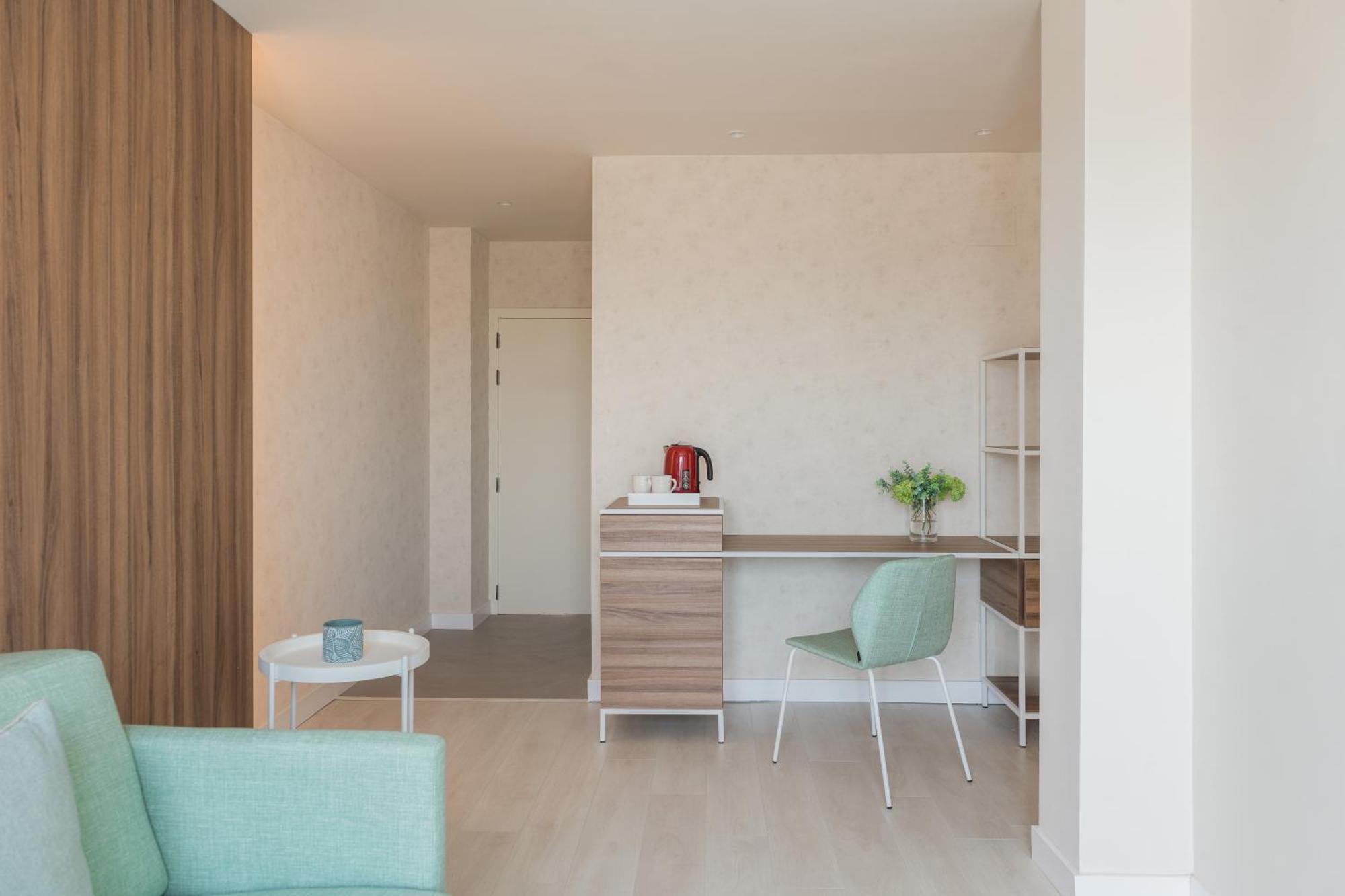 Junior Suite,1606544224:JPEG