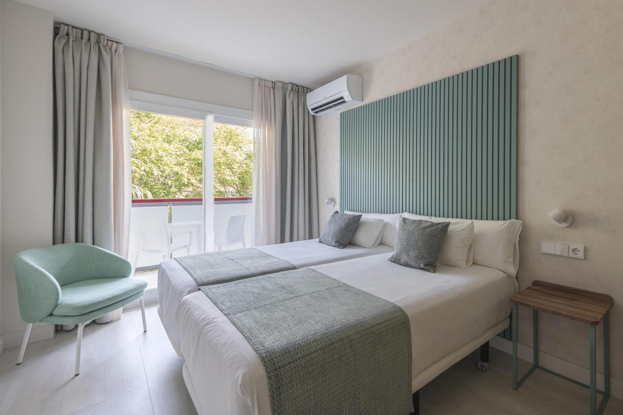 Double or Twin Room Balcony