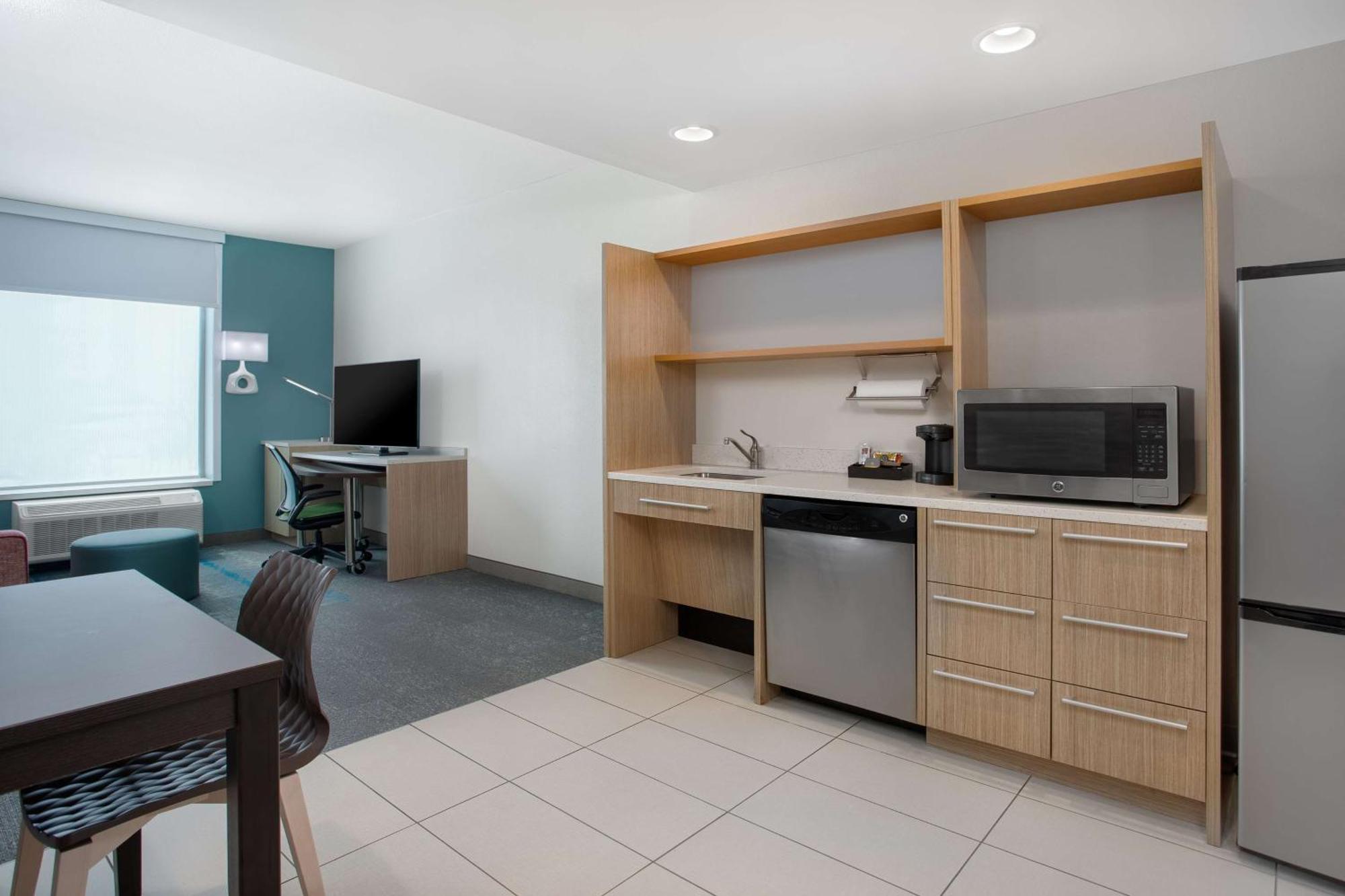 King Suite with Partial Gulf View - Mobility Accessible/Non-Smoking