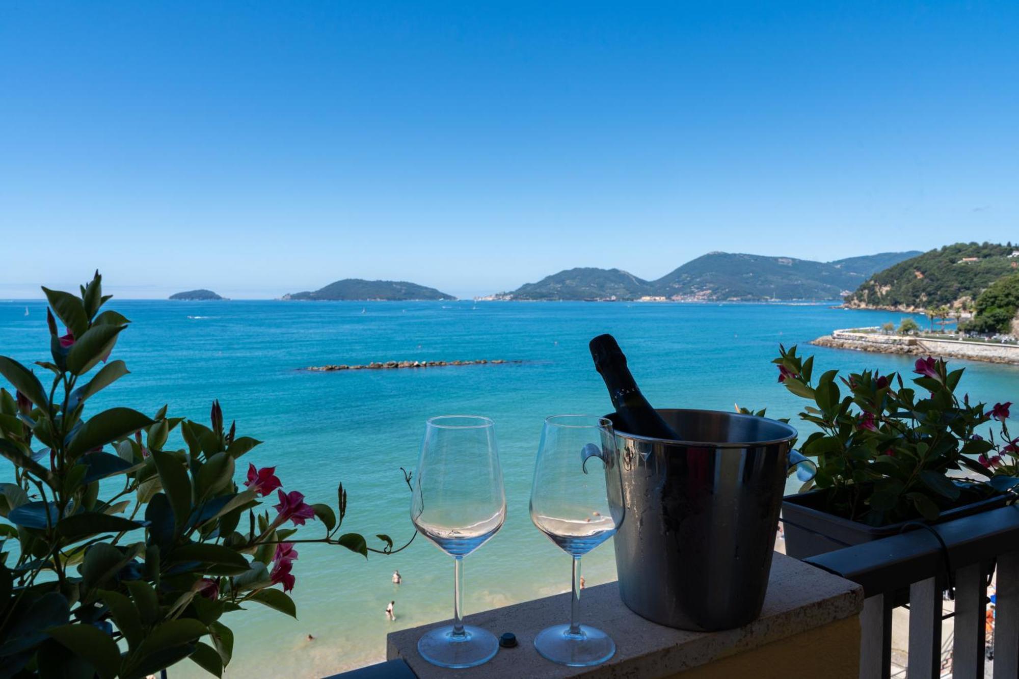 Double Room with Sea View,1638473943:JPEG